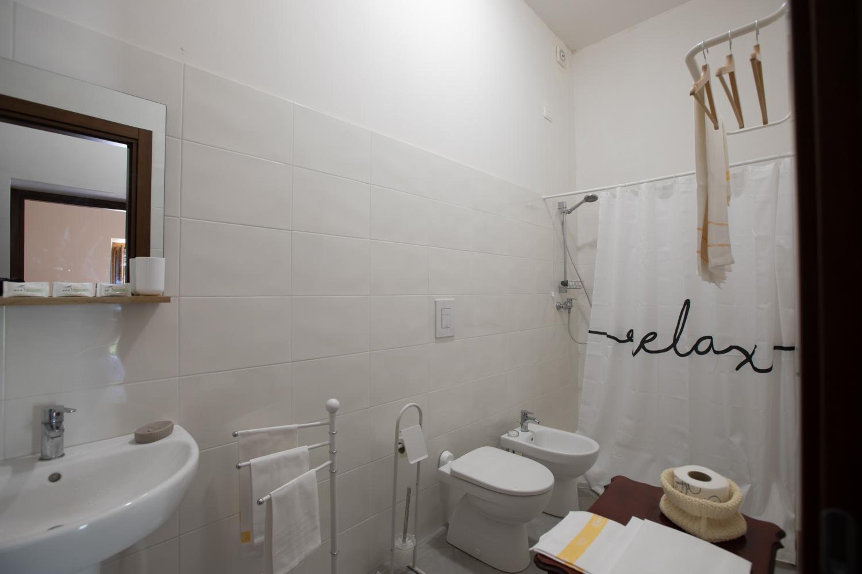 Double or Twin Room - Photo 14