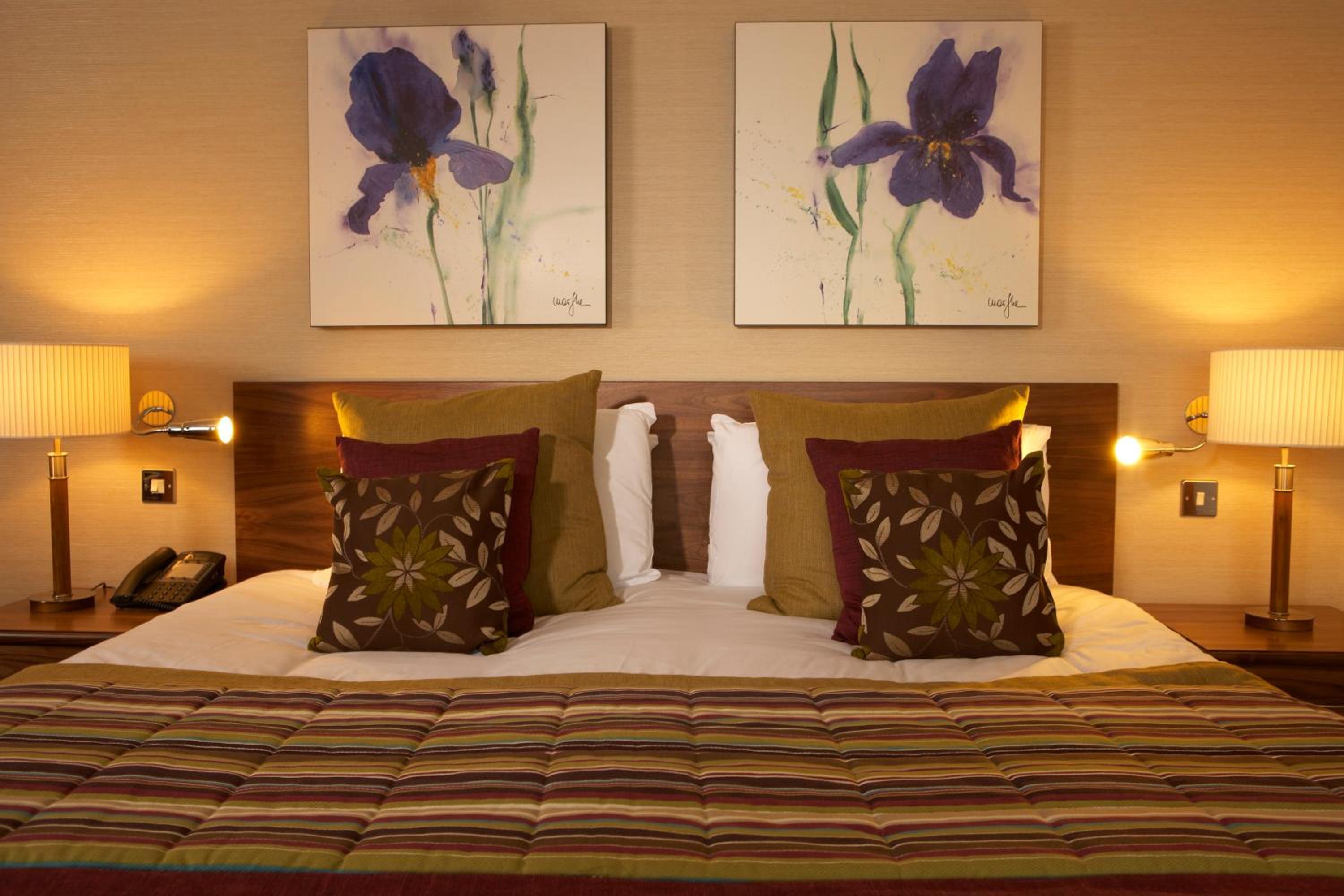 Superior King Room - Non-Smoking - Photo 7