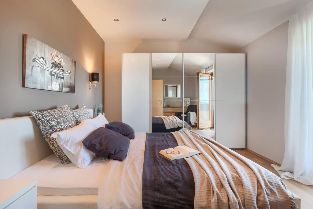 Villa photo 1