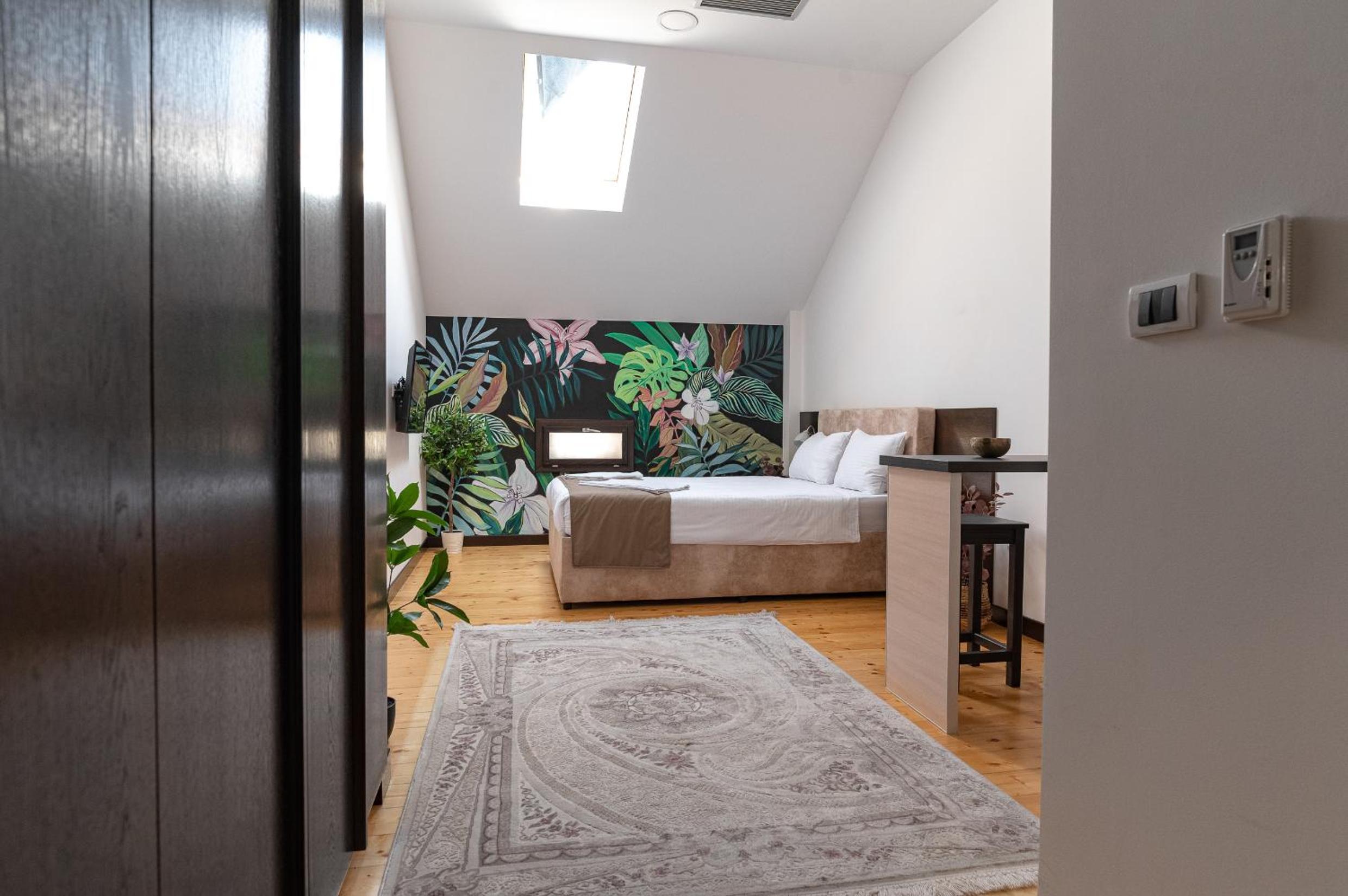 One-bedroom Loft Apartment  photo 2