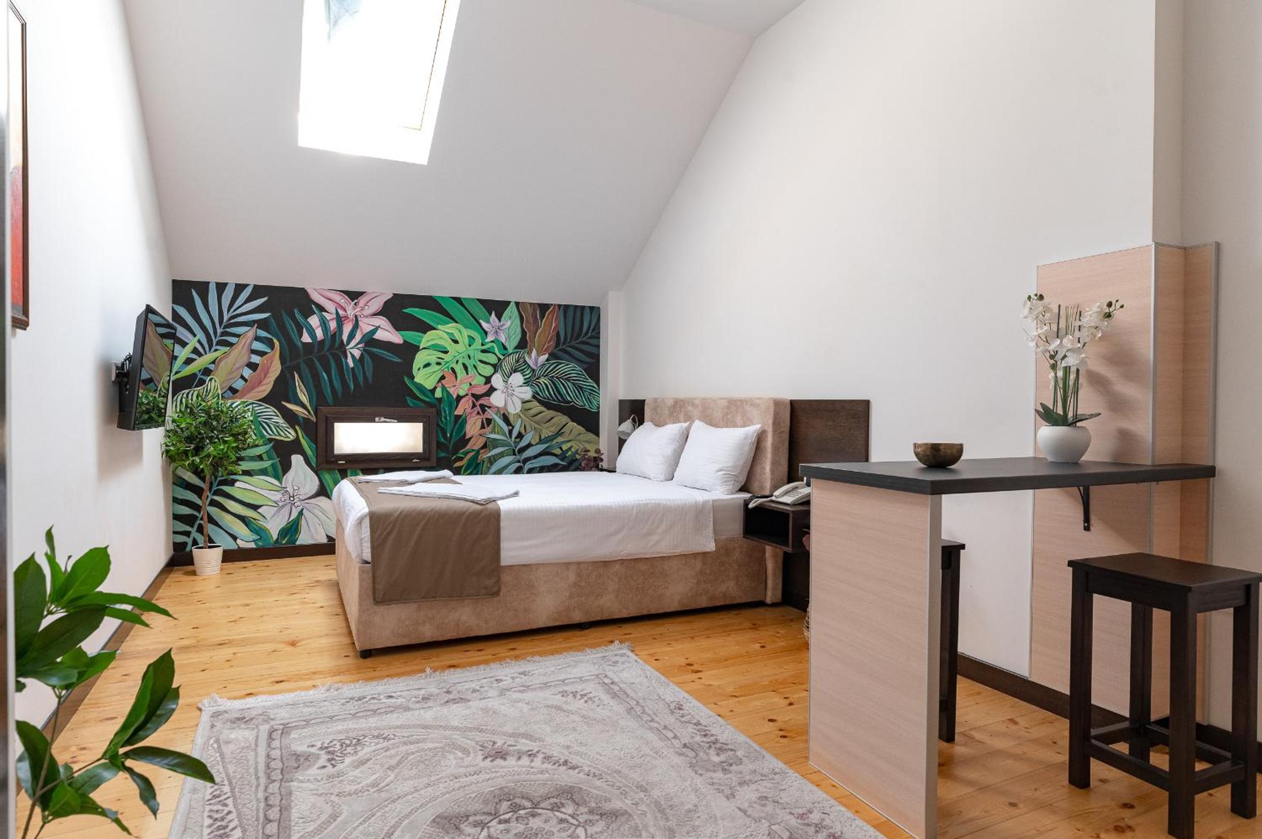 One-bedroom Loft Apartment  photo 3