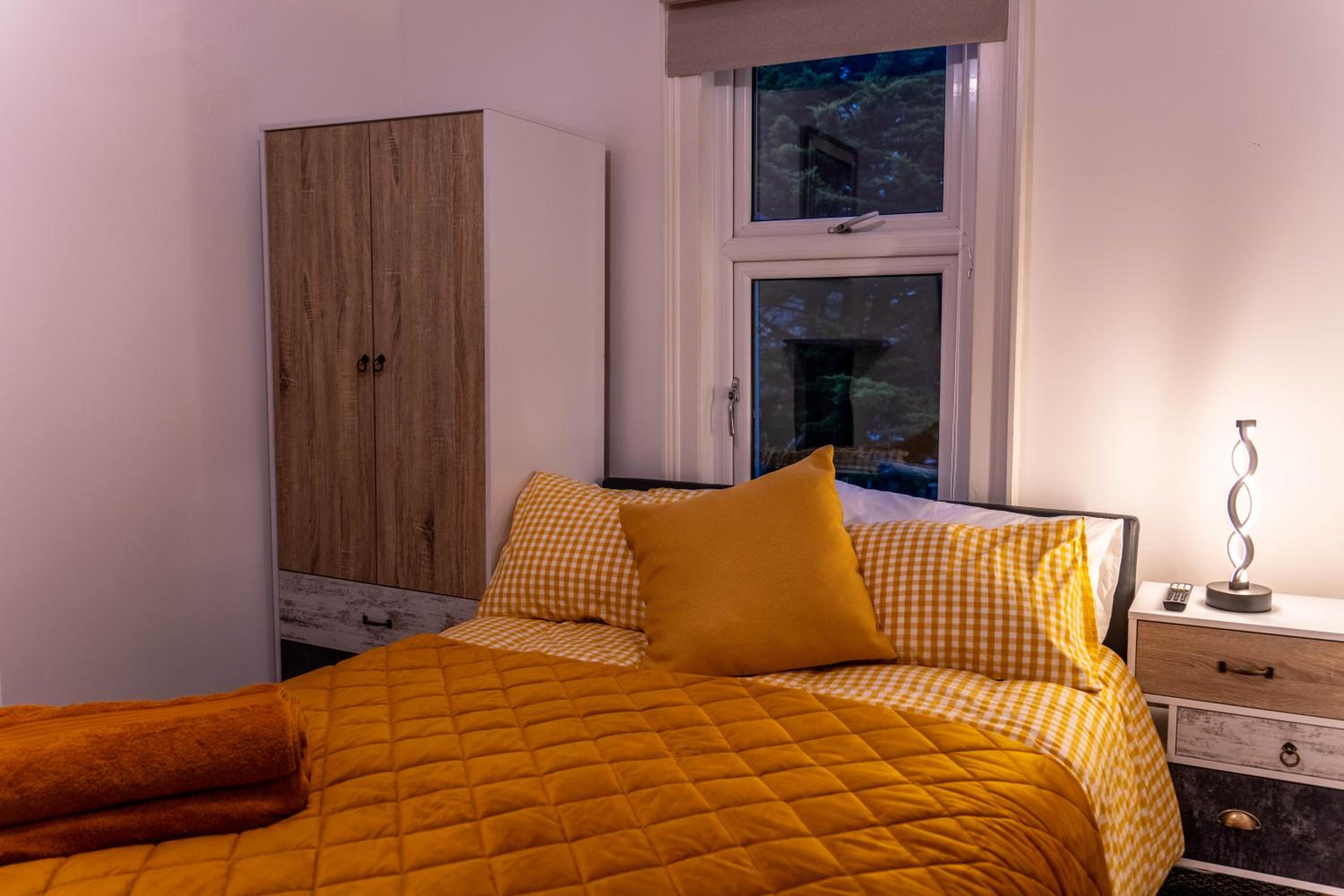 Double Room with Shared Bathroom photo 1