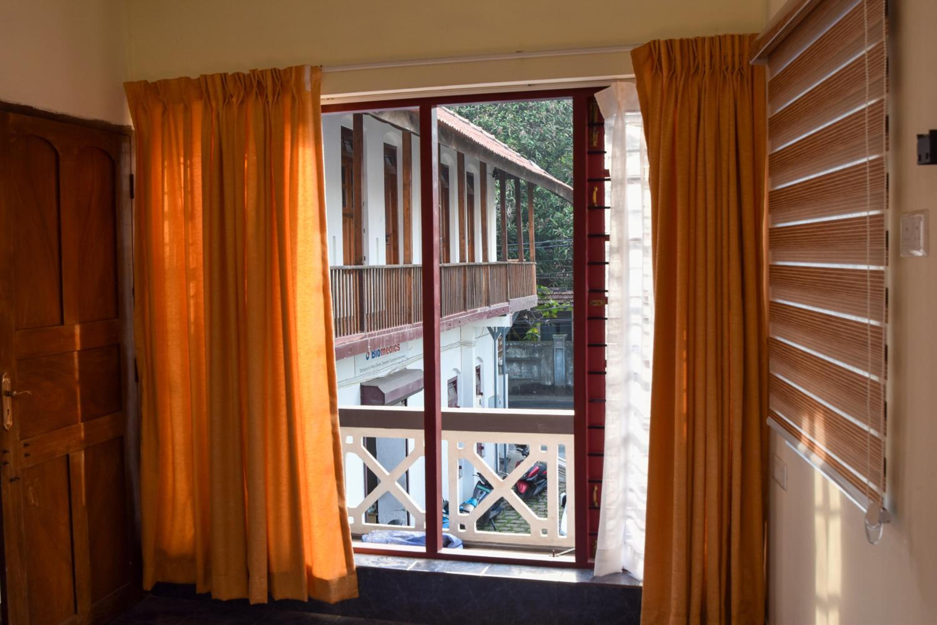 Deluxe Double Room with Extra Bed photo 3