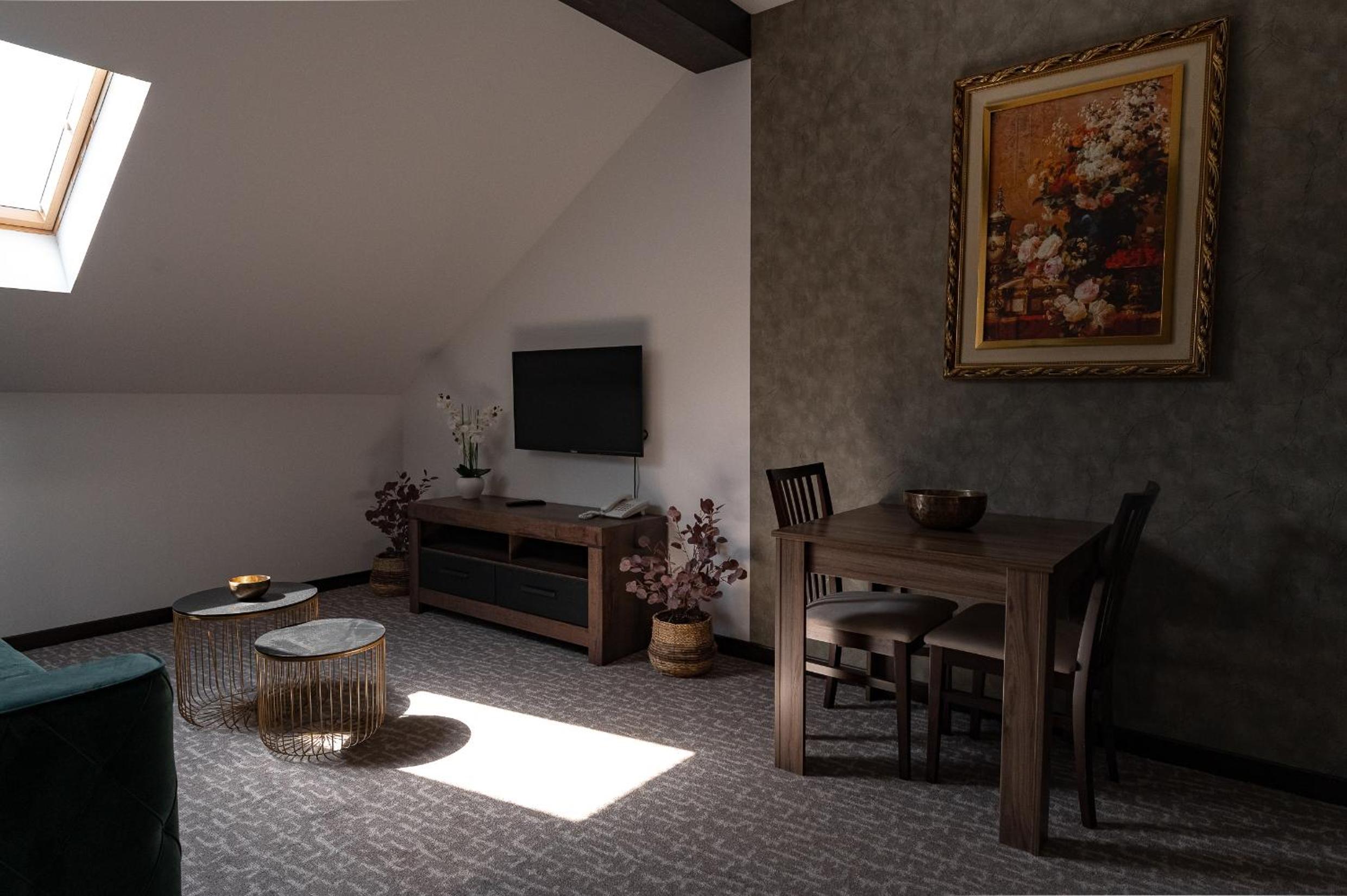 Studio Apartment photo 1
