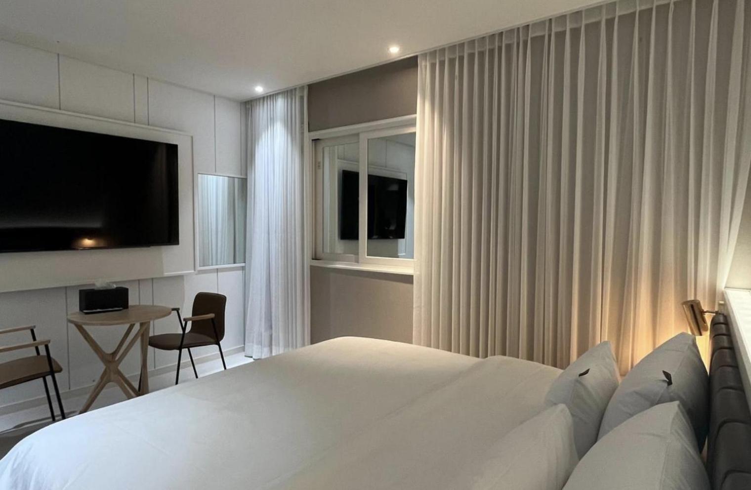 Suite - Photo 9