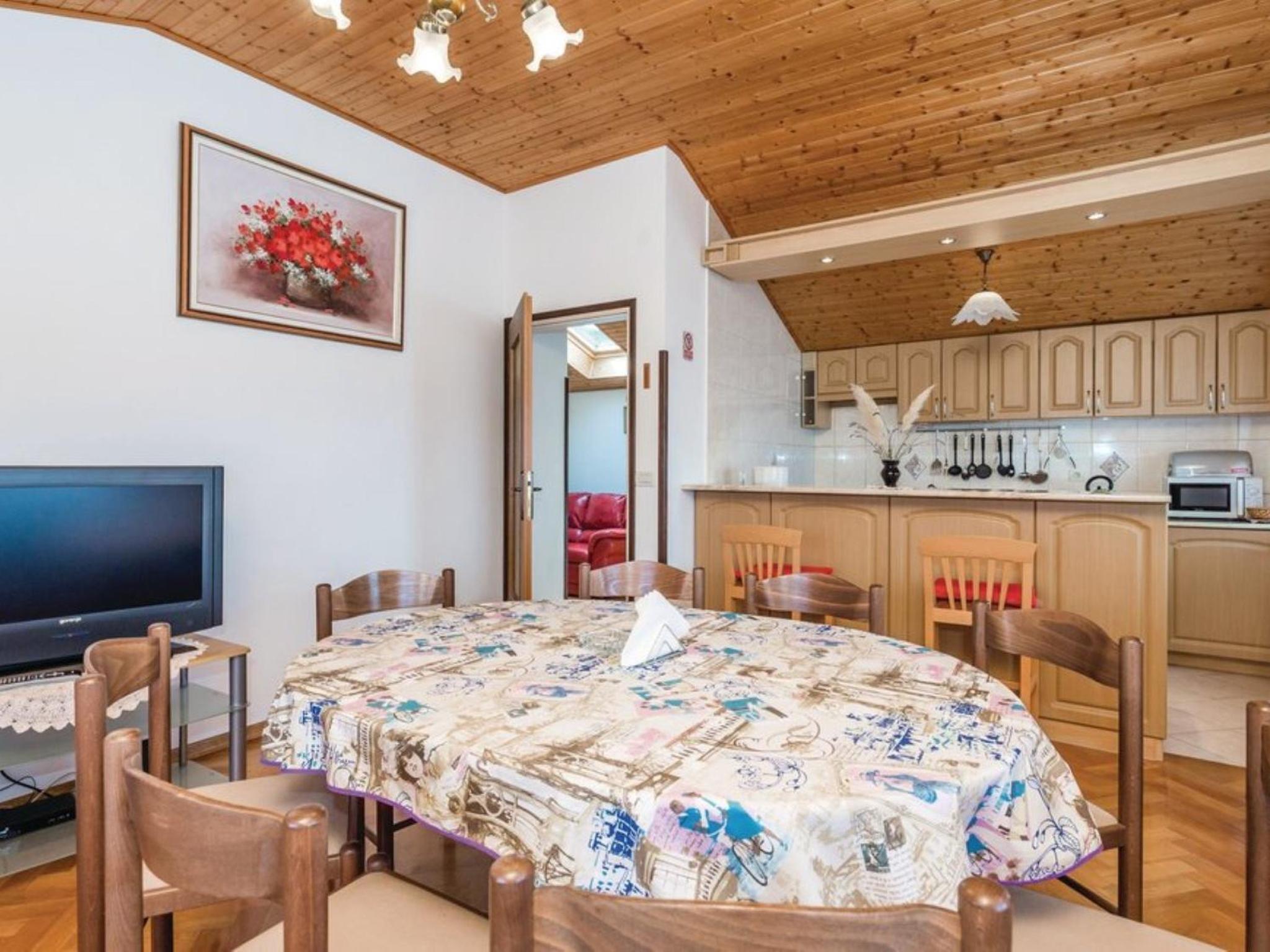 Three Bedroom Apartment With Terrace photo 3