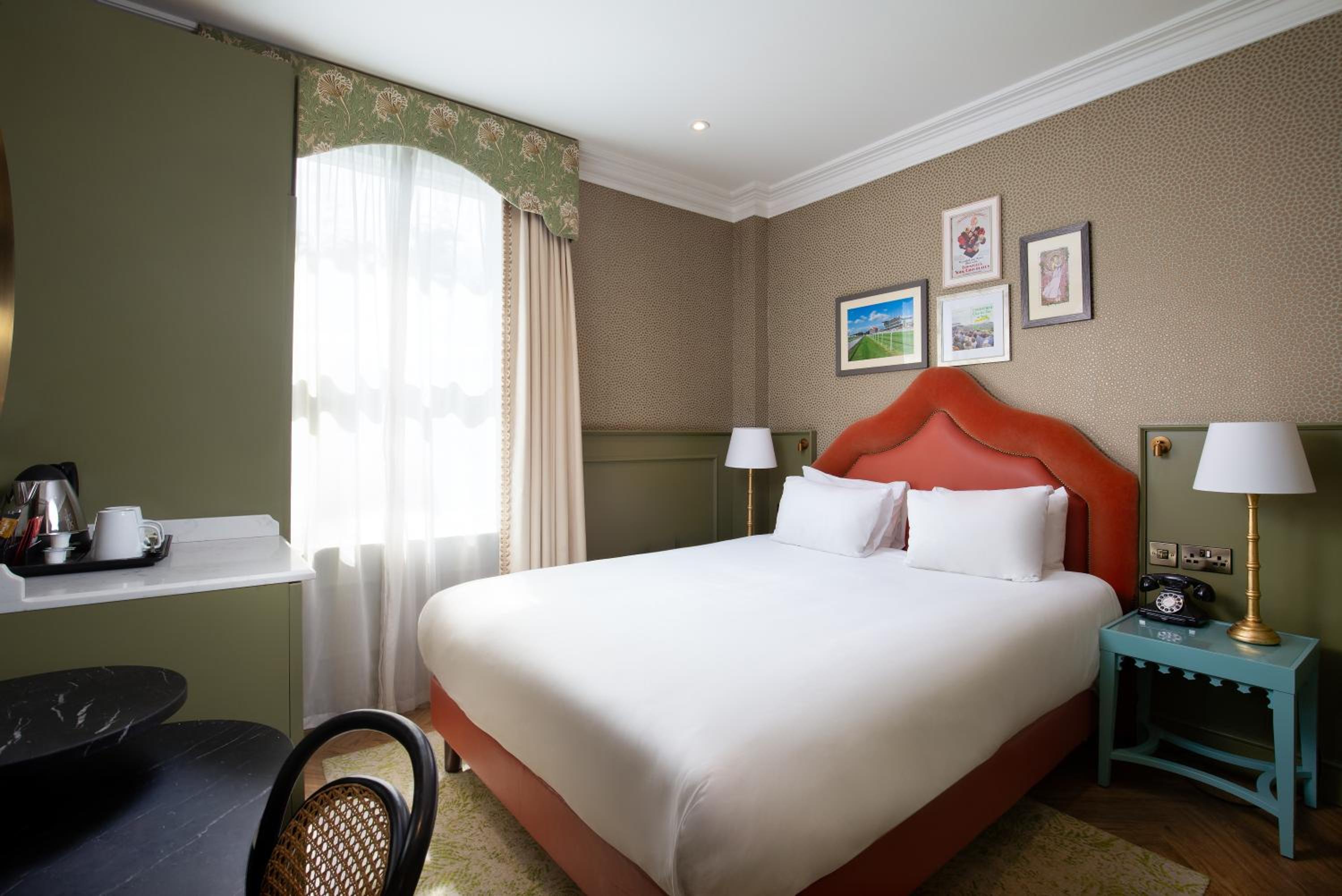 George Walton Queen Room