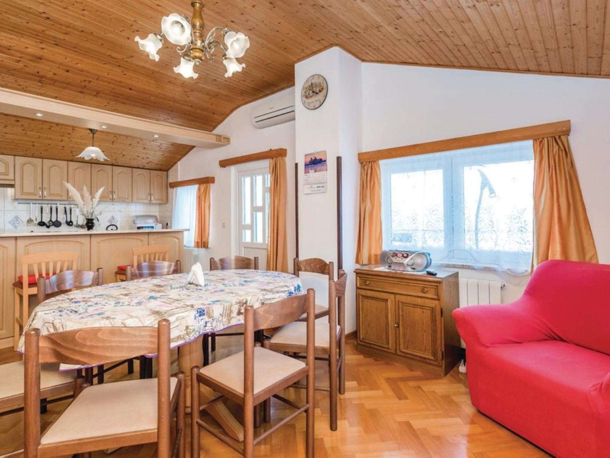 Three Bedroom Apartment With Terrace photo 2