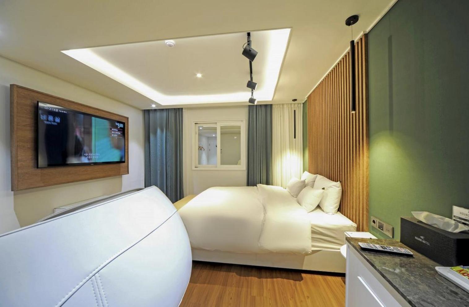 Suite - Photo 6
