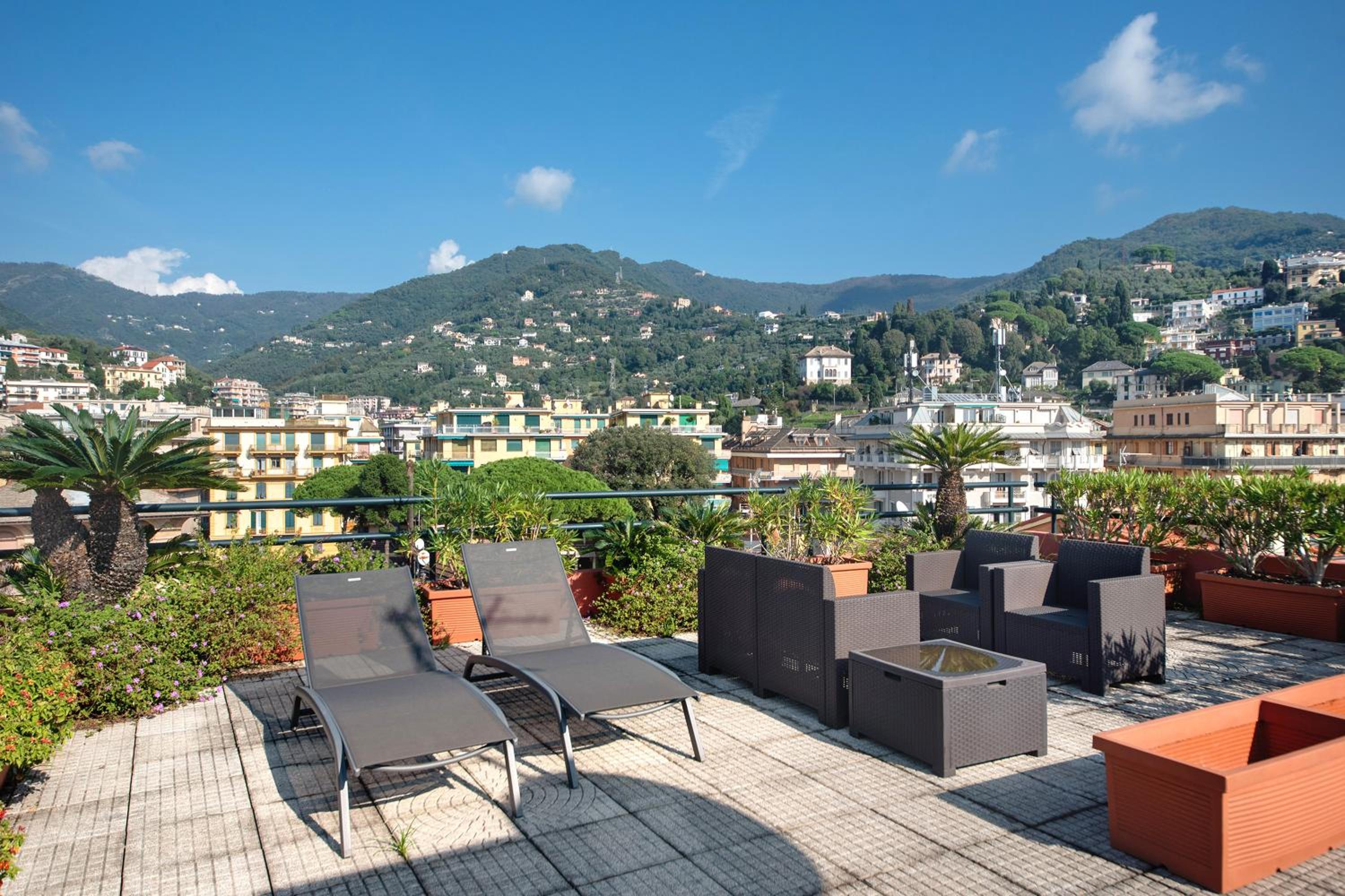Two-Bedroom Deluxe Apartment with Balcony photo 3