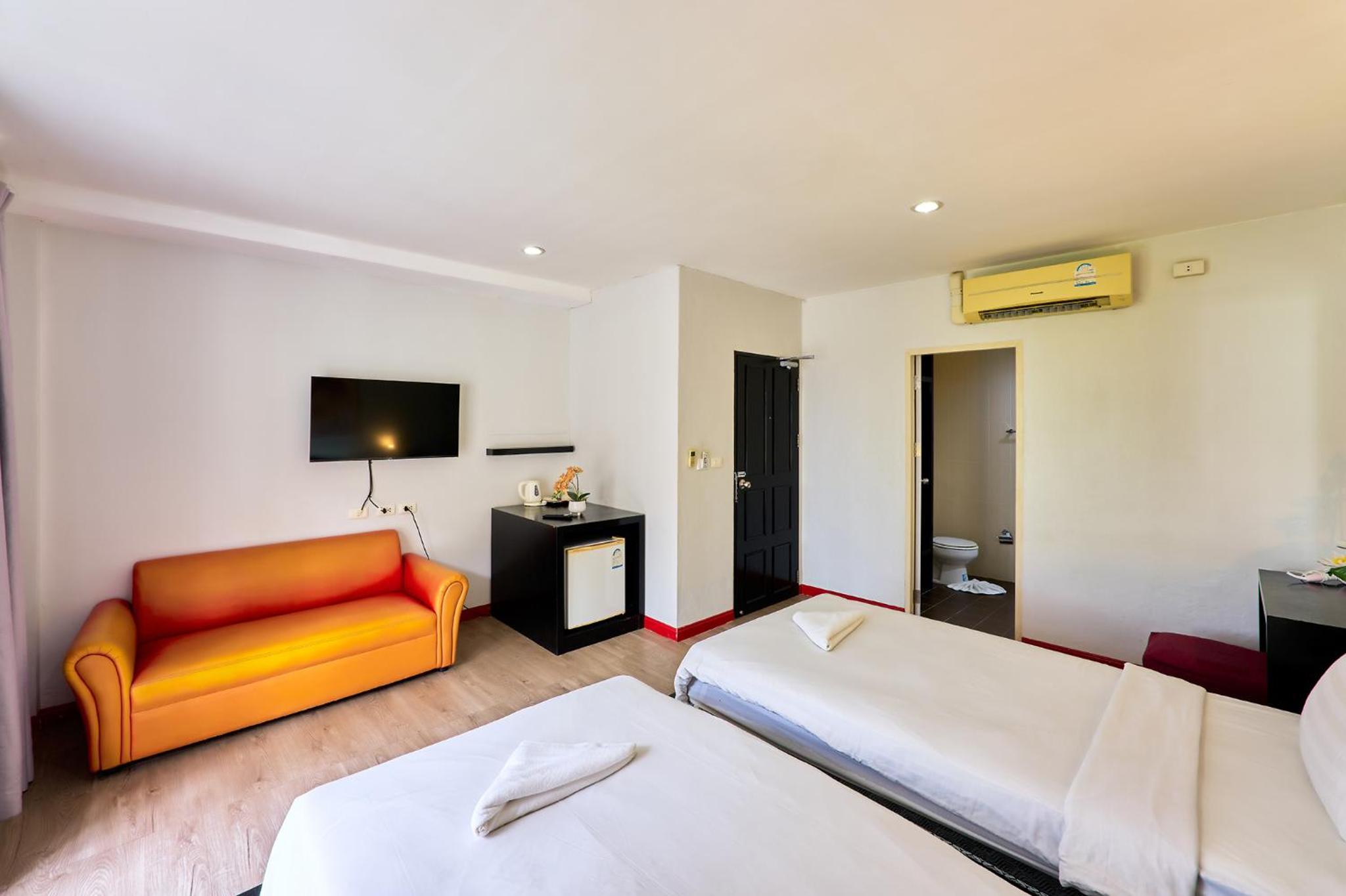 Deluxe Twin Room photo 3