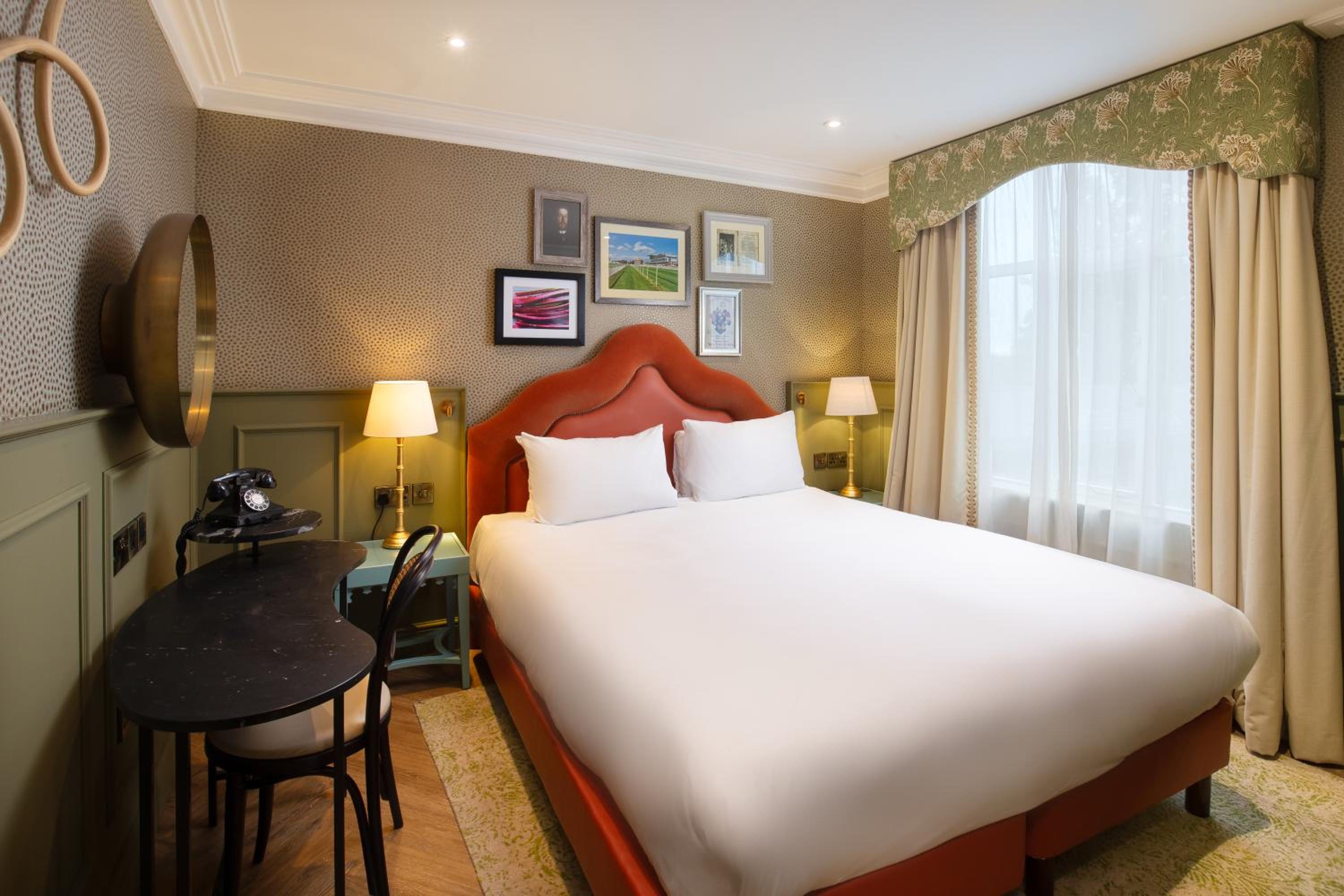 George Walton King Room
