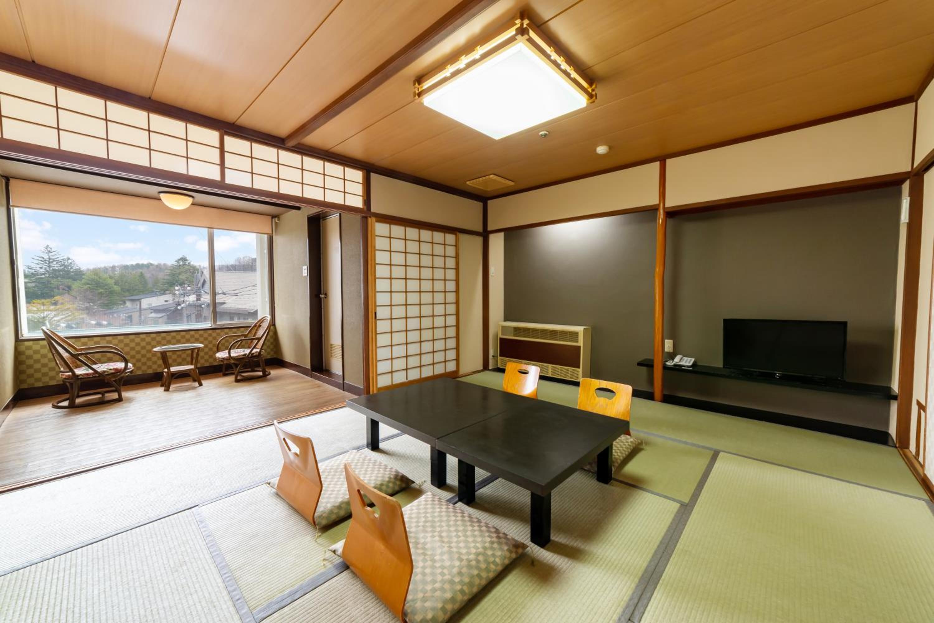 Japanese Style Room with 10 Tatami - Photo 1