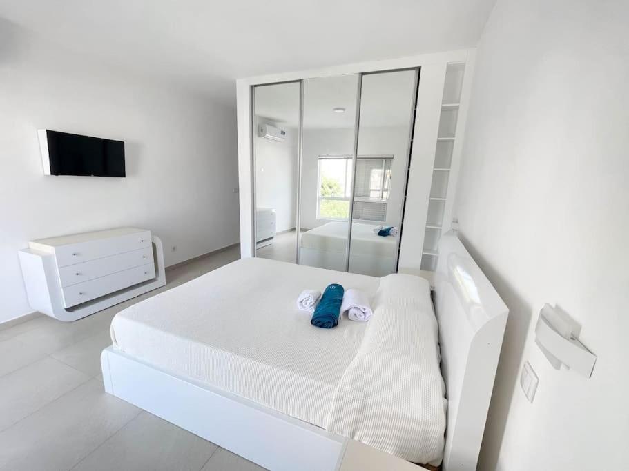 Two-Bedroom Apartment With City View photo 2