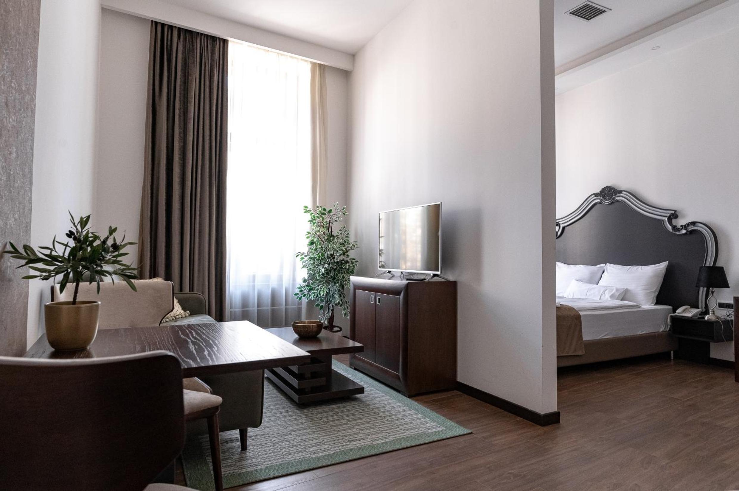 Studio Apartment photo 2