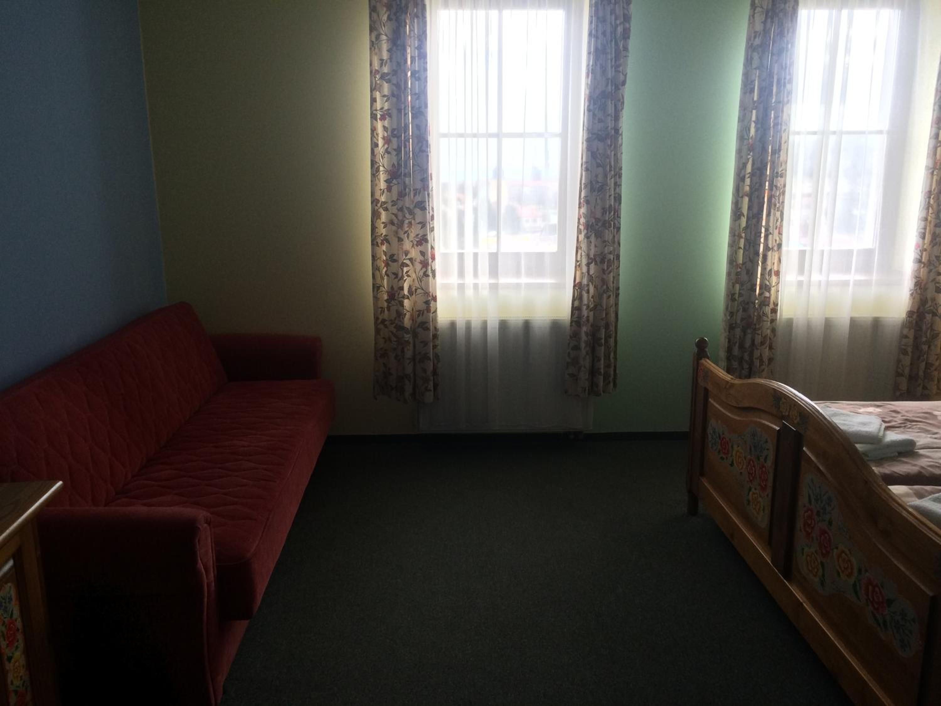 Quadruple Room with Private Bathroom - Photo 12