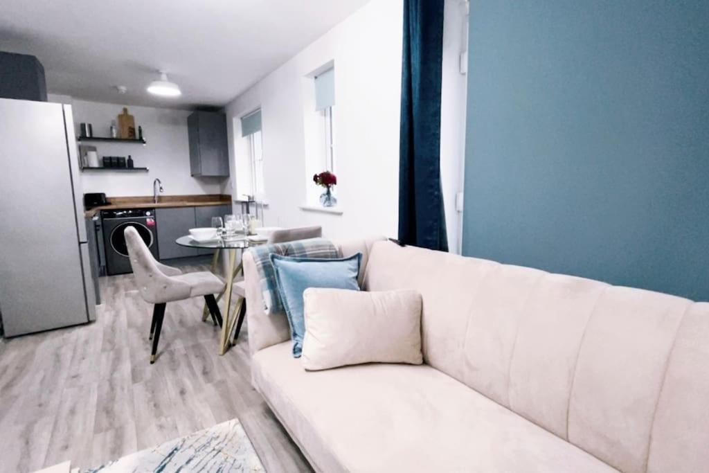 Two-Bedroom Apartment with City View photo 2