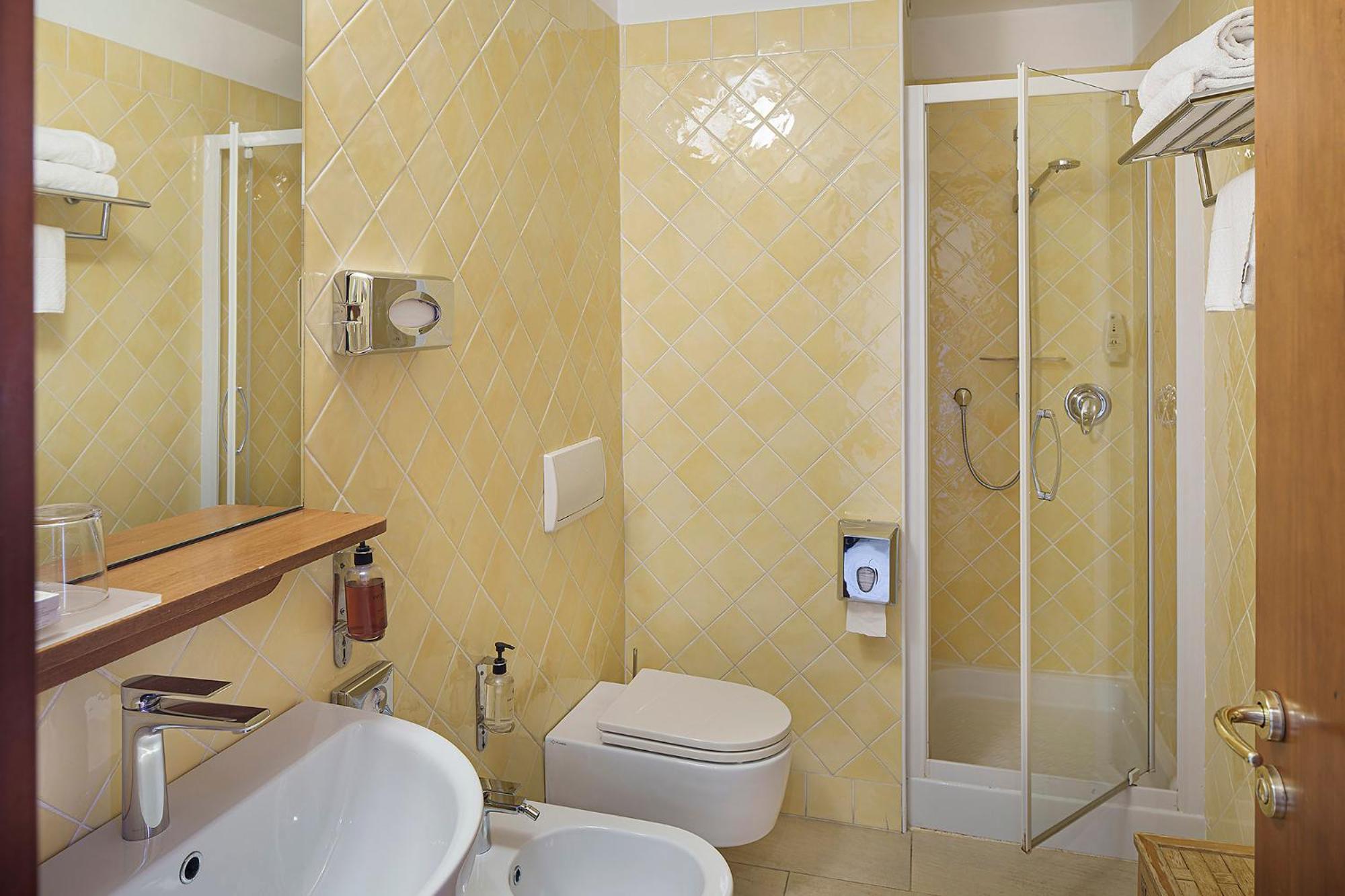 Classic Double Room - Photo 8