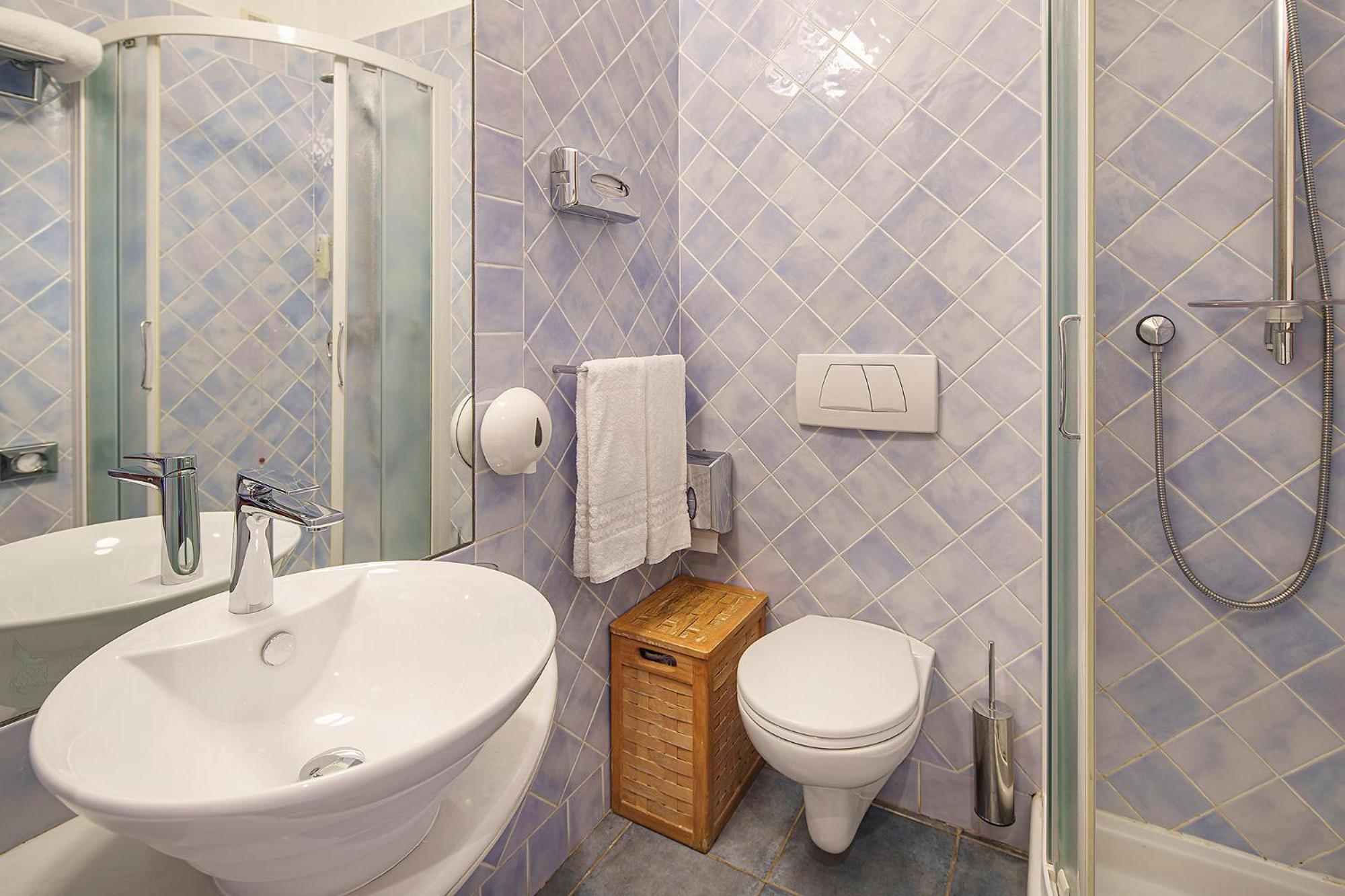 Classic Double Room - Photo 10