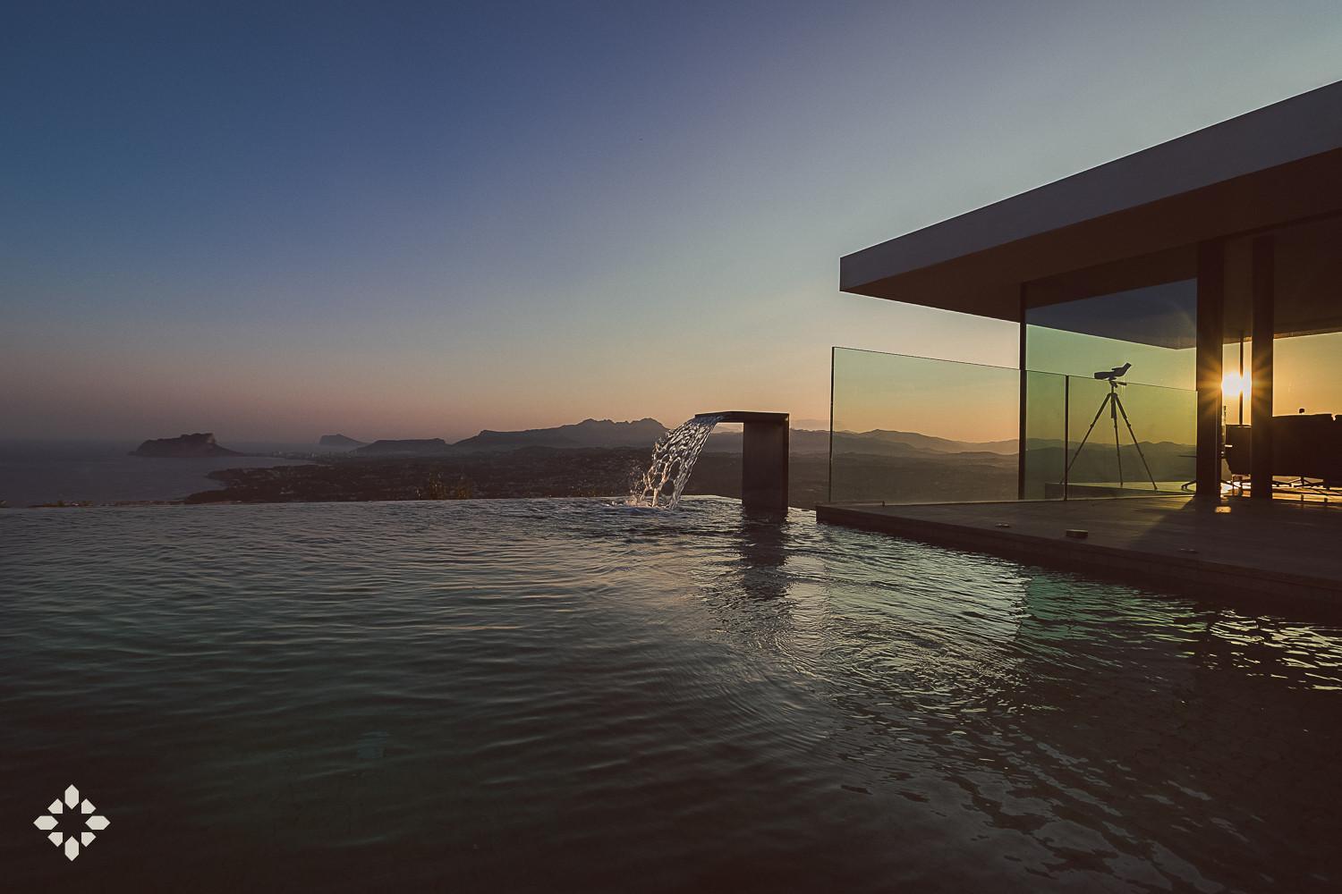 Villa photo 2