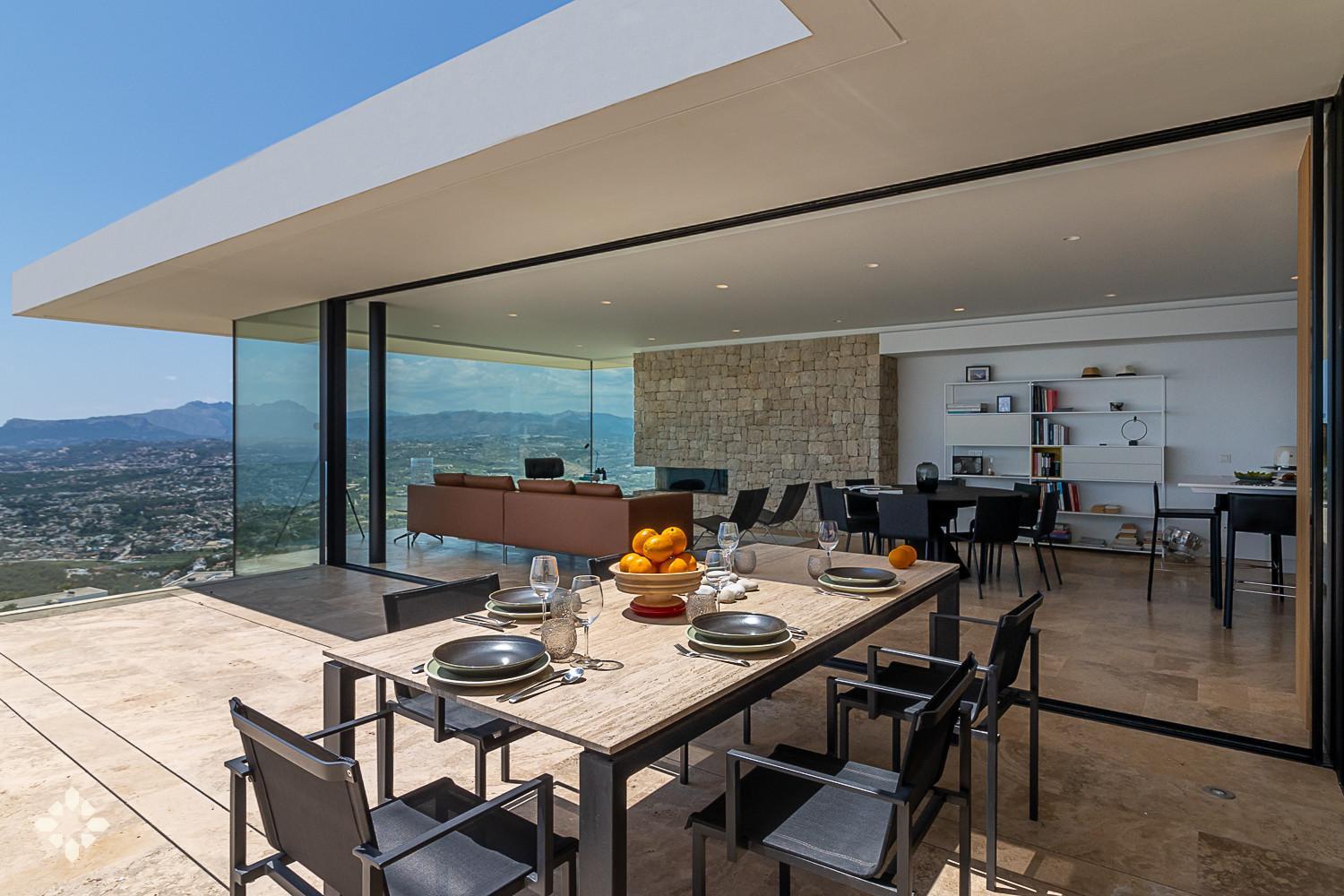 Villa photo 3