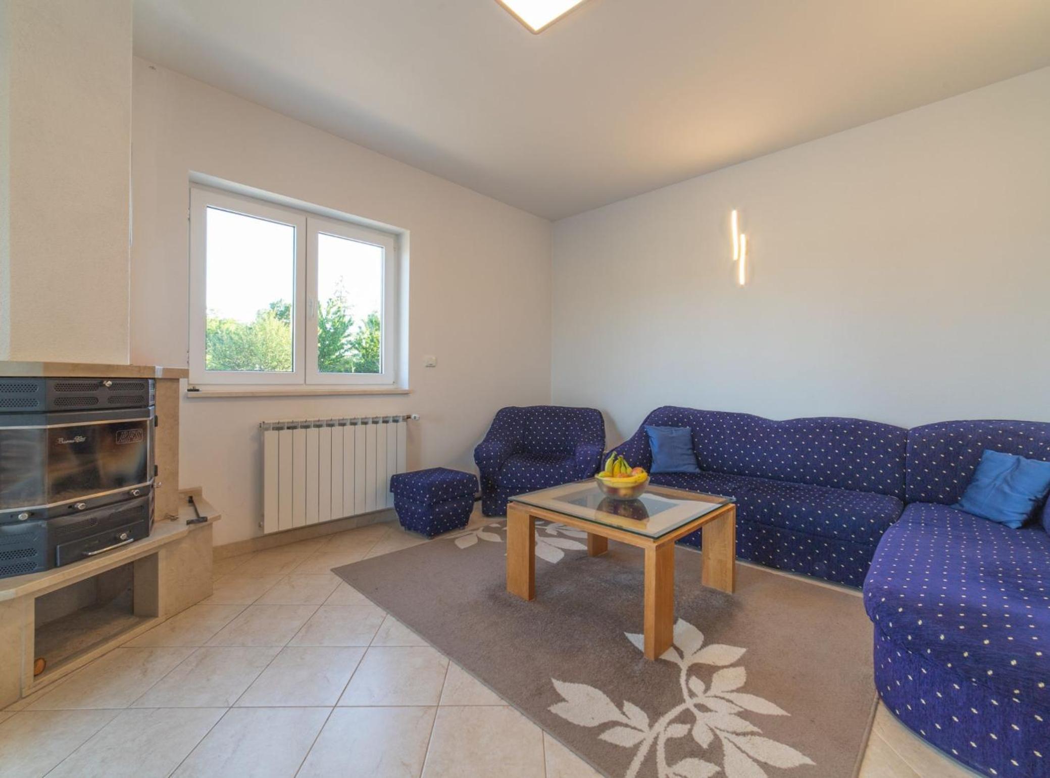 Five Bedroom photo 1
