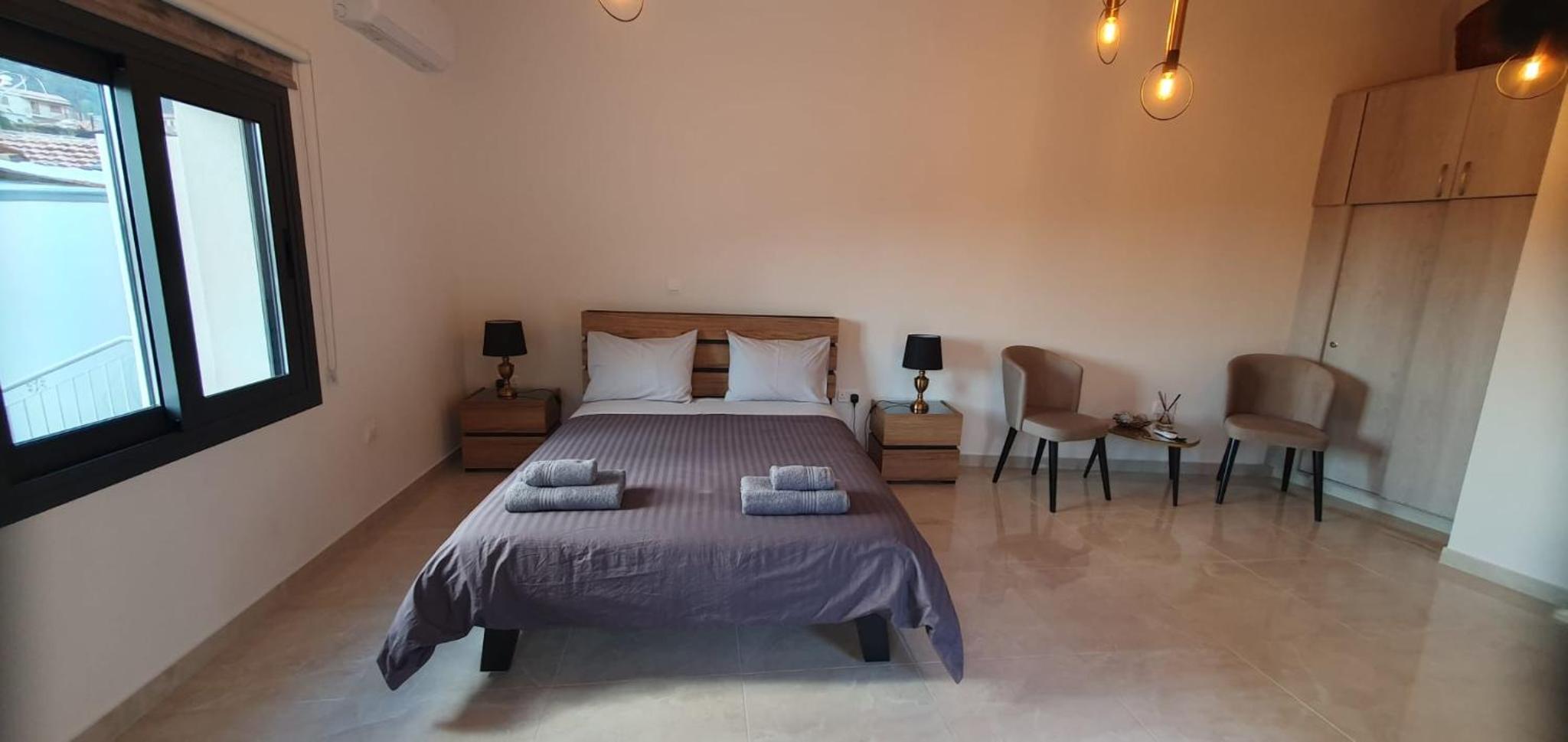 Studio Apartment photo 1