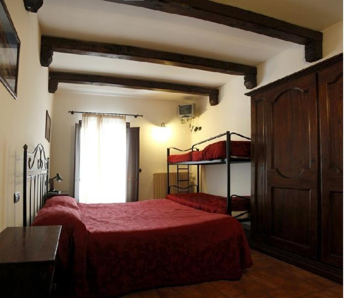 Double or Twin Room with Private Bathroom photo 3