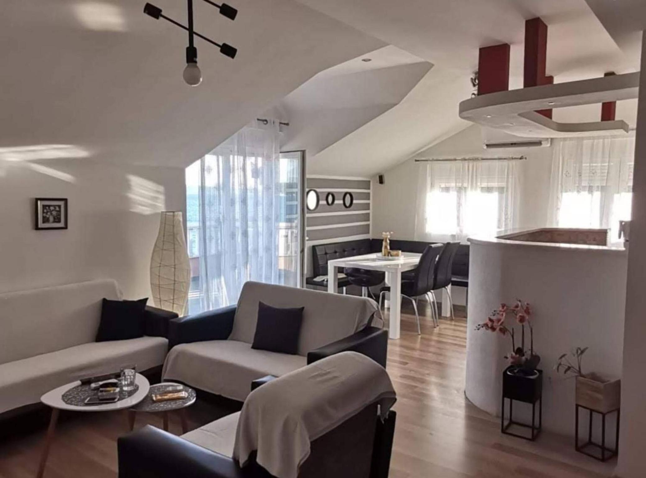 Two Bedroom Apartment With Terrace And Sea View