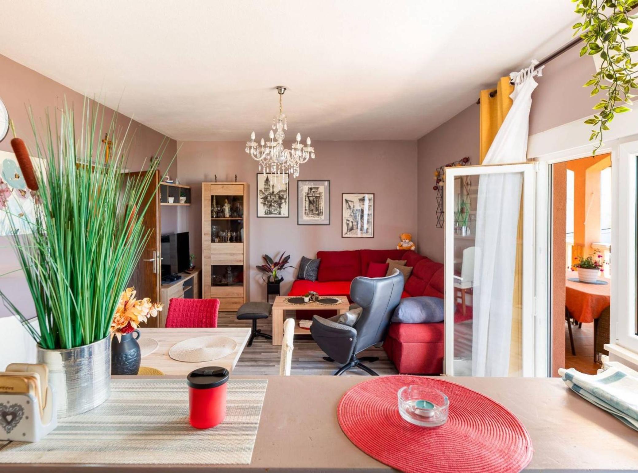 Three Bedroom Apartment With Terrace And Sea View