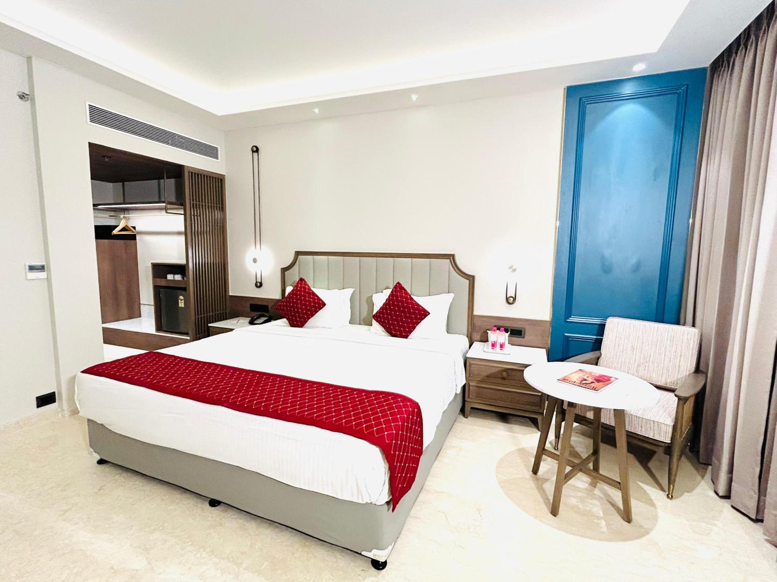 Premium Room with Bathtub and Sitout at Boulevard9, Nadiad – IHCL SeleQtions Premium Room with Bathtub and Sitout at Boulevard9, Nadiad – IHCL SeleQtions