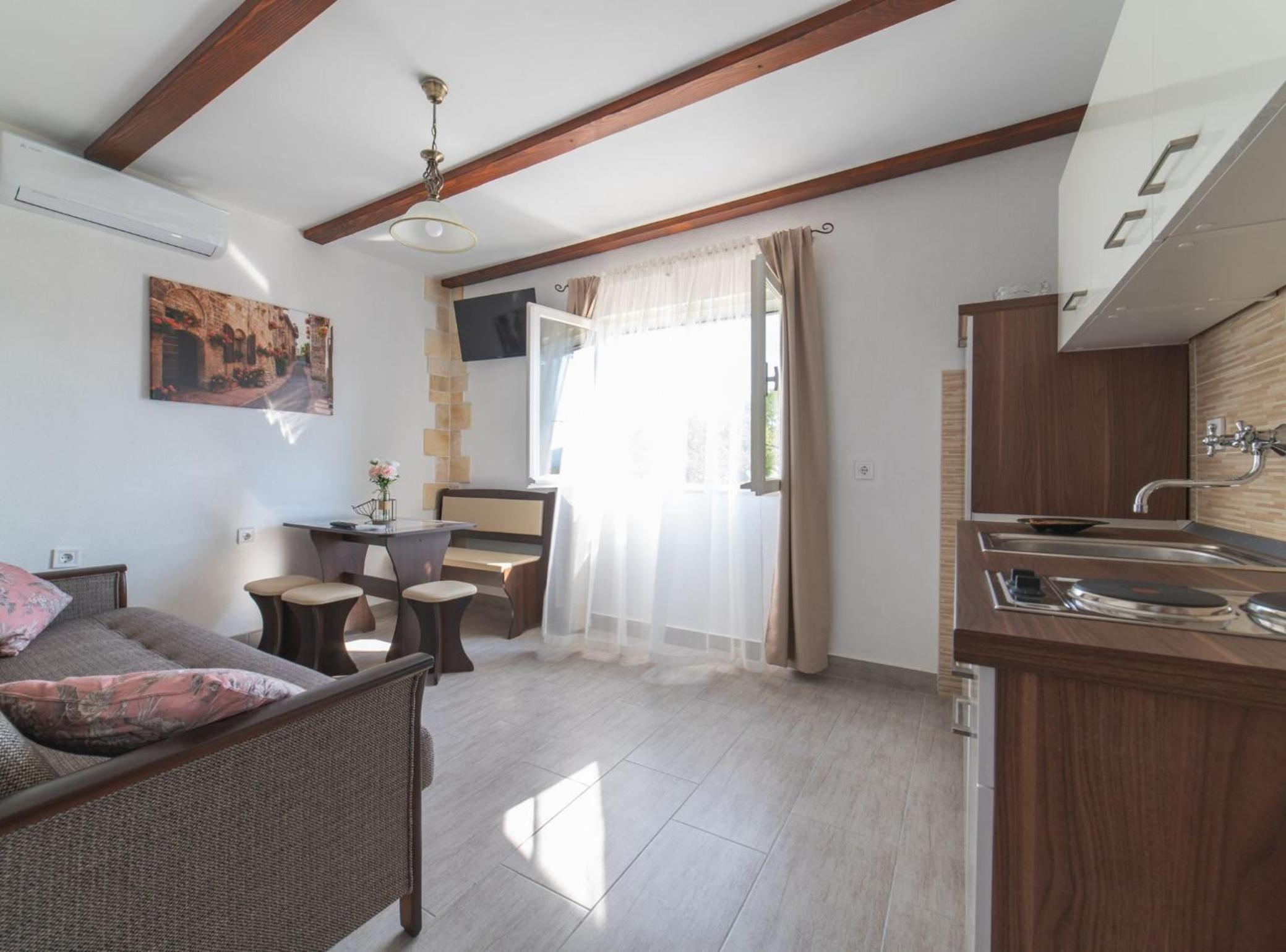 Two Bedroom Holiday Home With Pool photo 3