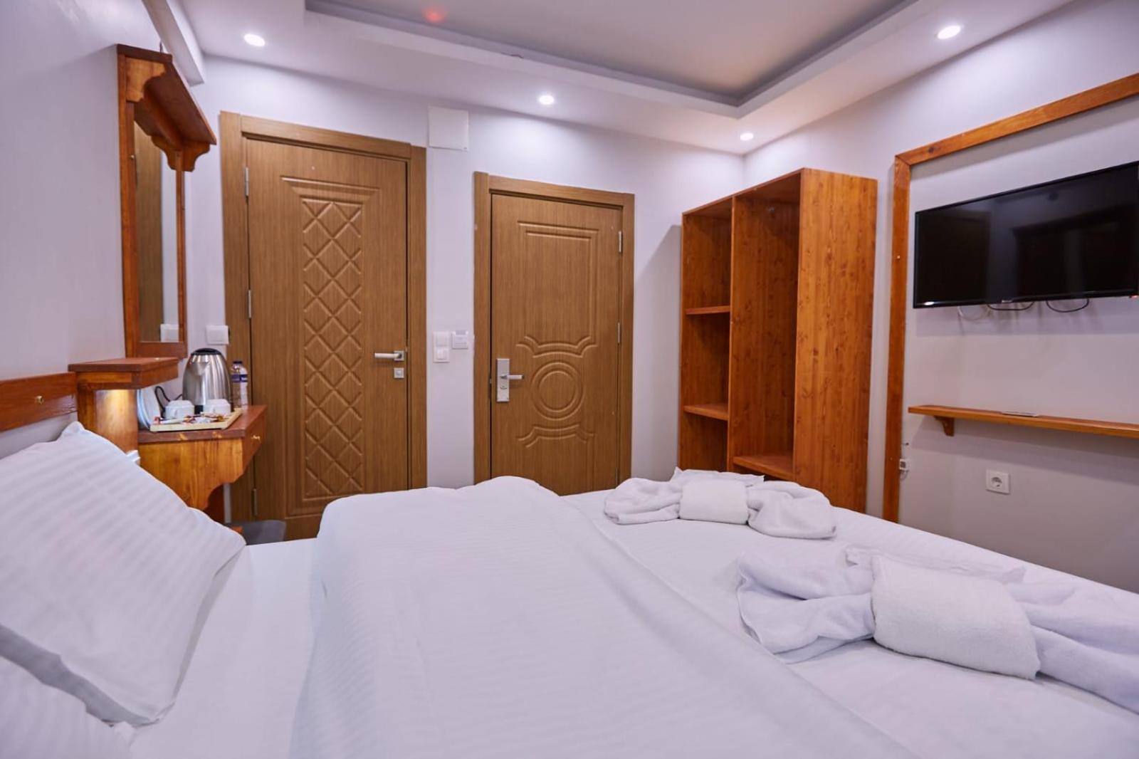 Budget Double Room photo 3