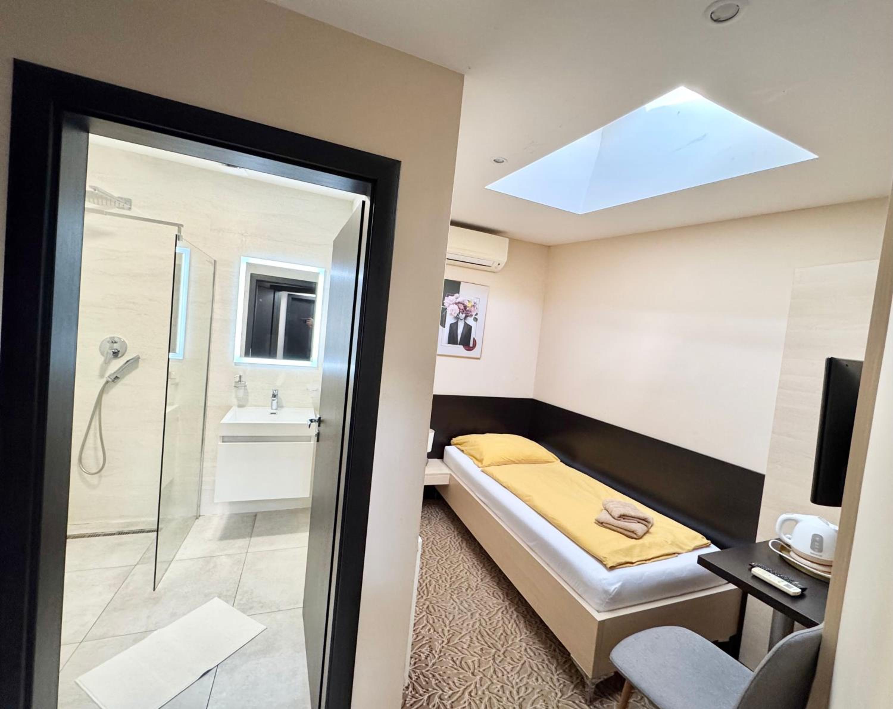 Superior Single Room photo 3