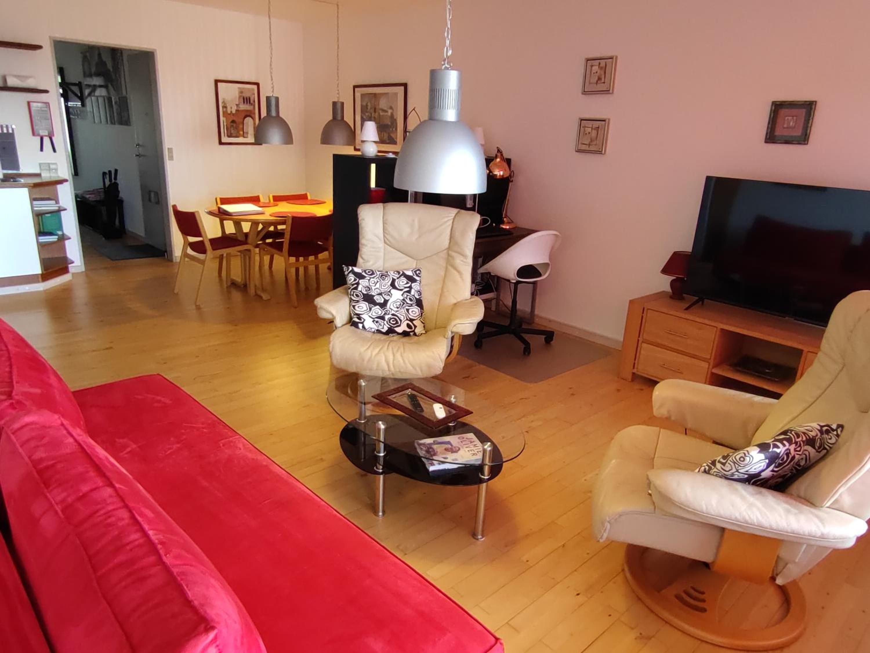 One-Bedroom Apartment photo 1