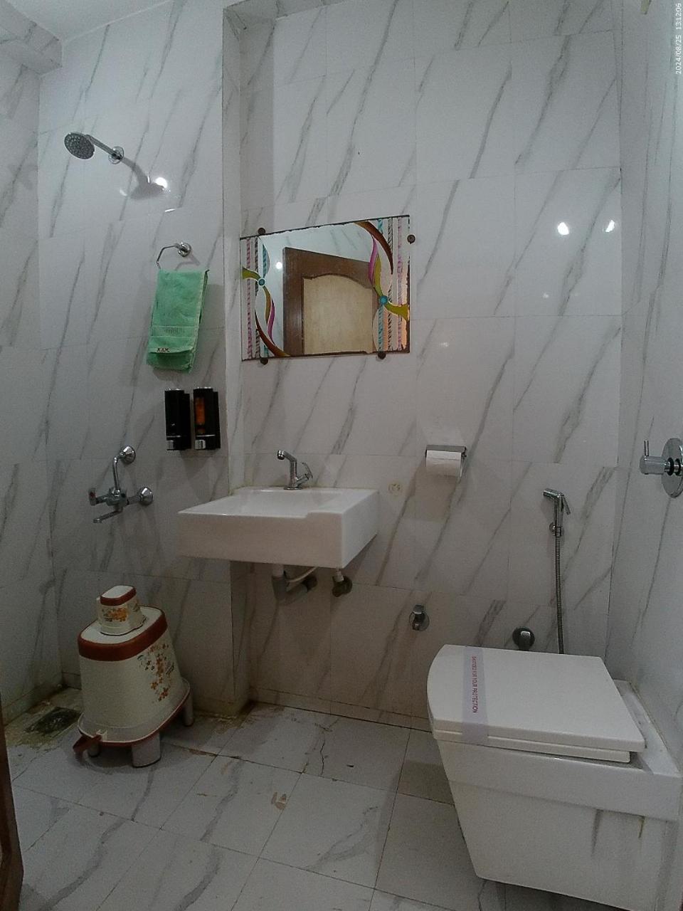 Premium Family Room - Free Pick And Drop To Shirdi Railway Station - Photo 4