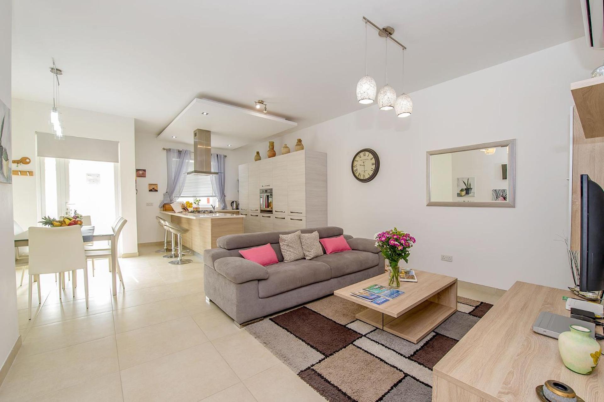 Two Bedroom Apartment with Back Yard