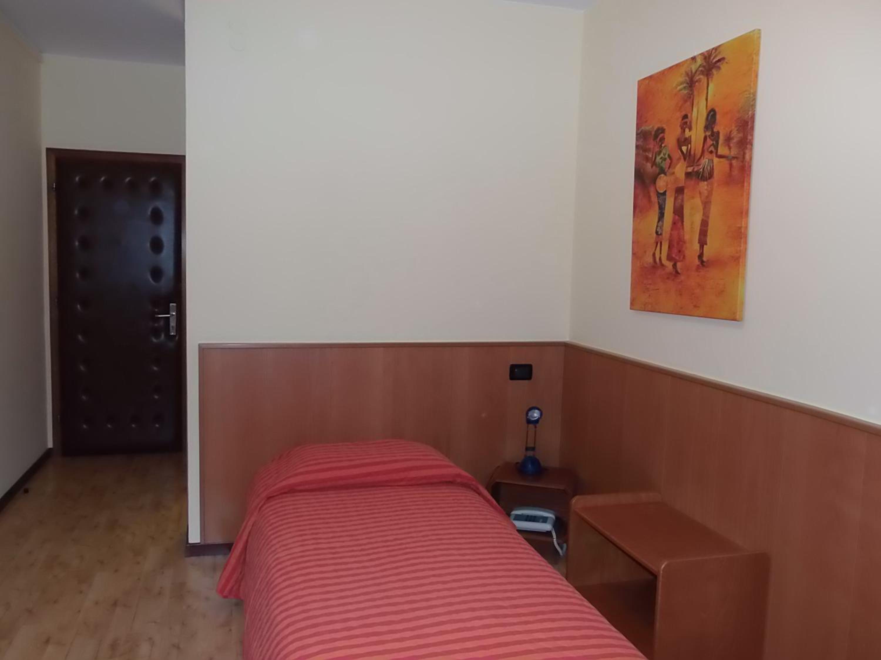 Single Room photo 1