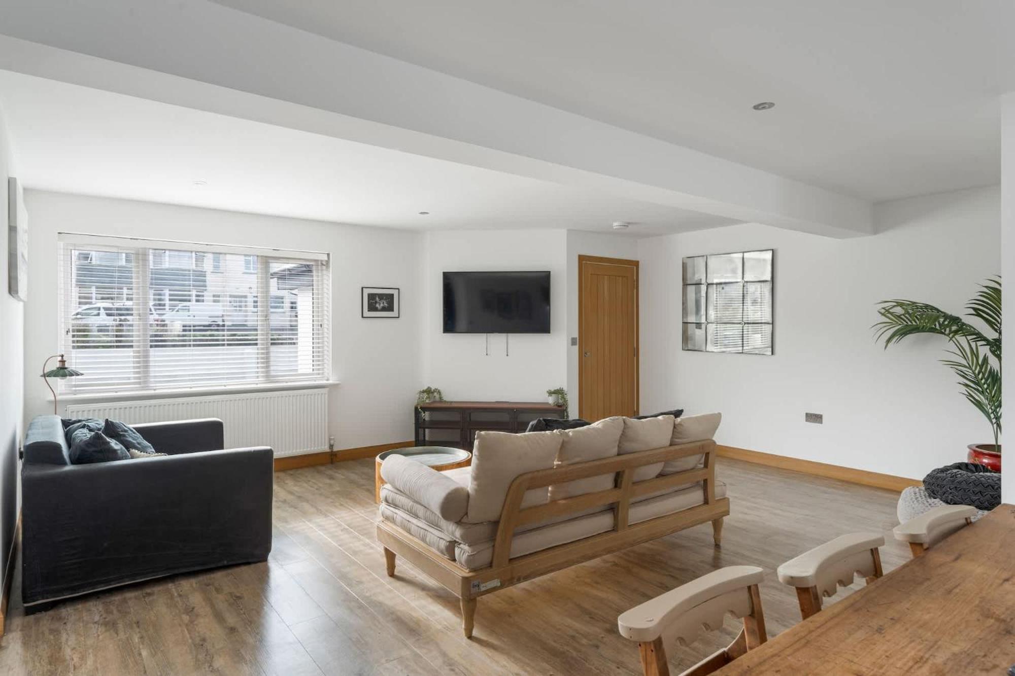 Apartment photo 2