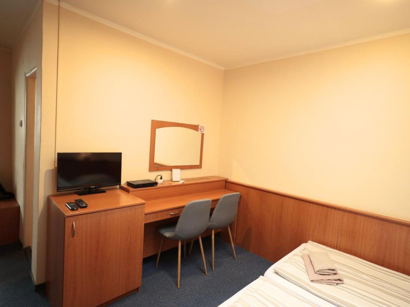 Standard Triple Room photo 2
