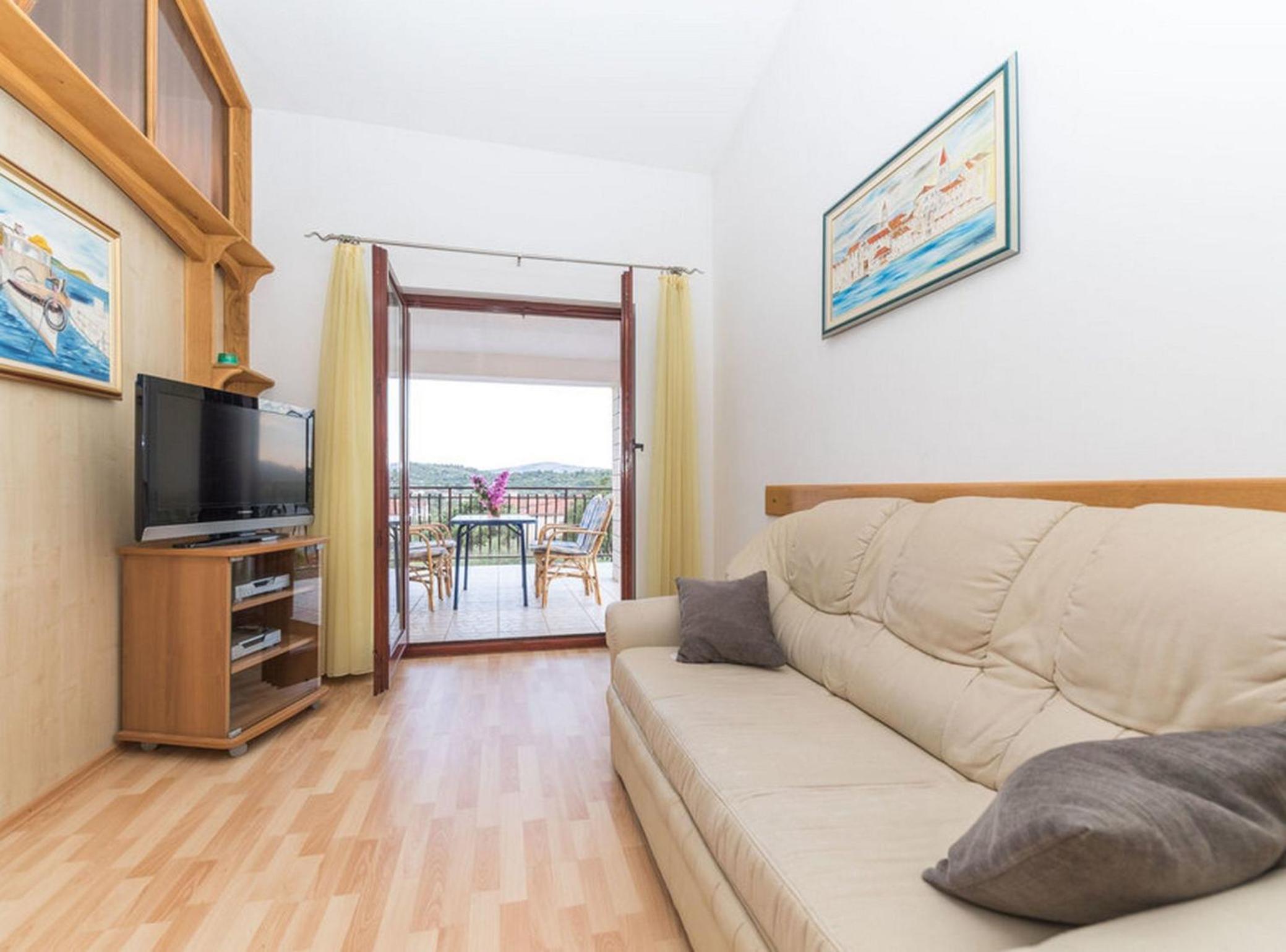 Six Bedroom Holiday Home