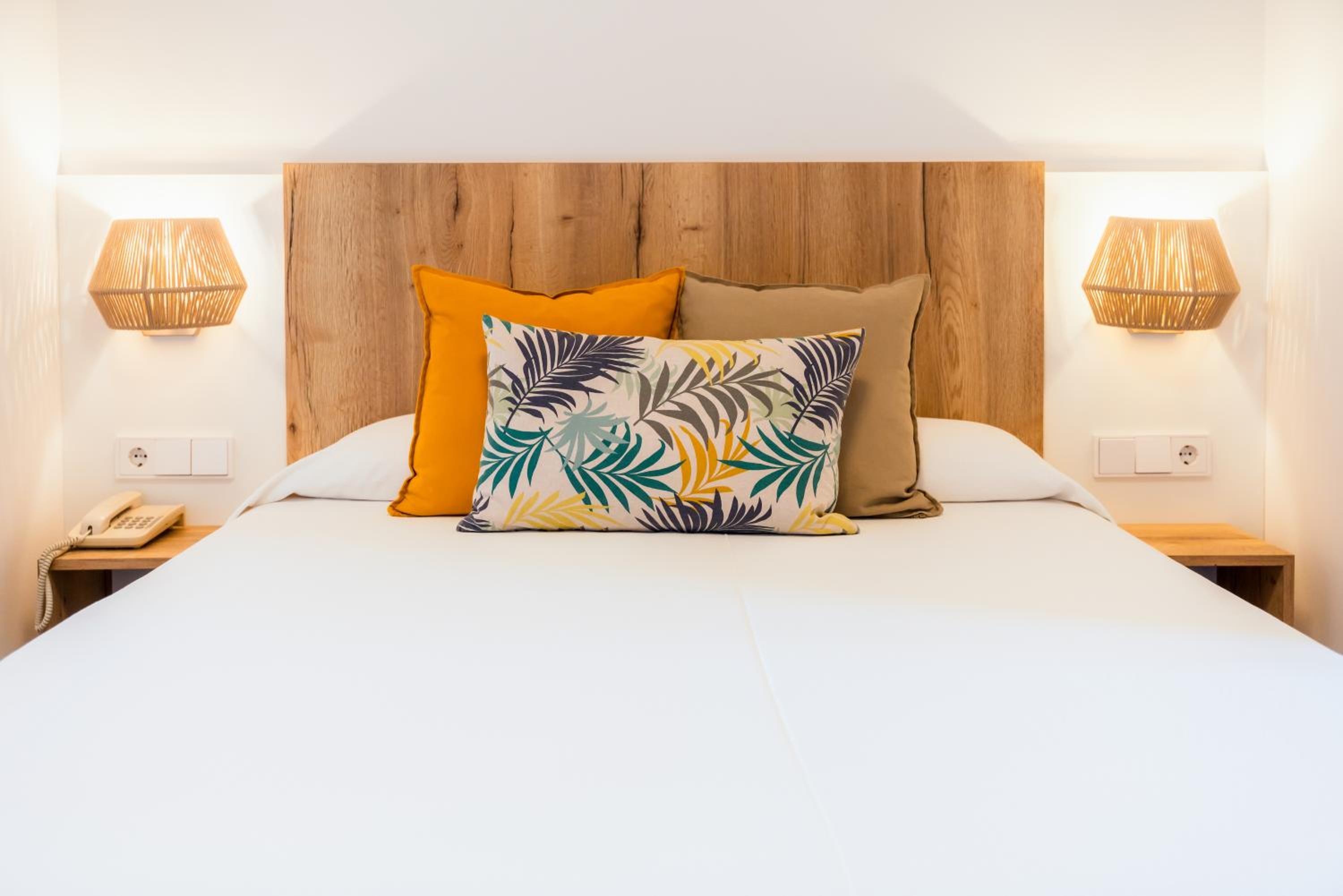 Double or Twin Room - Photo 1