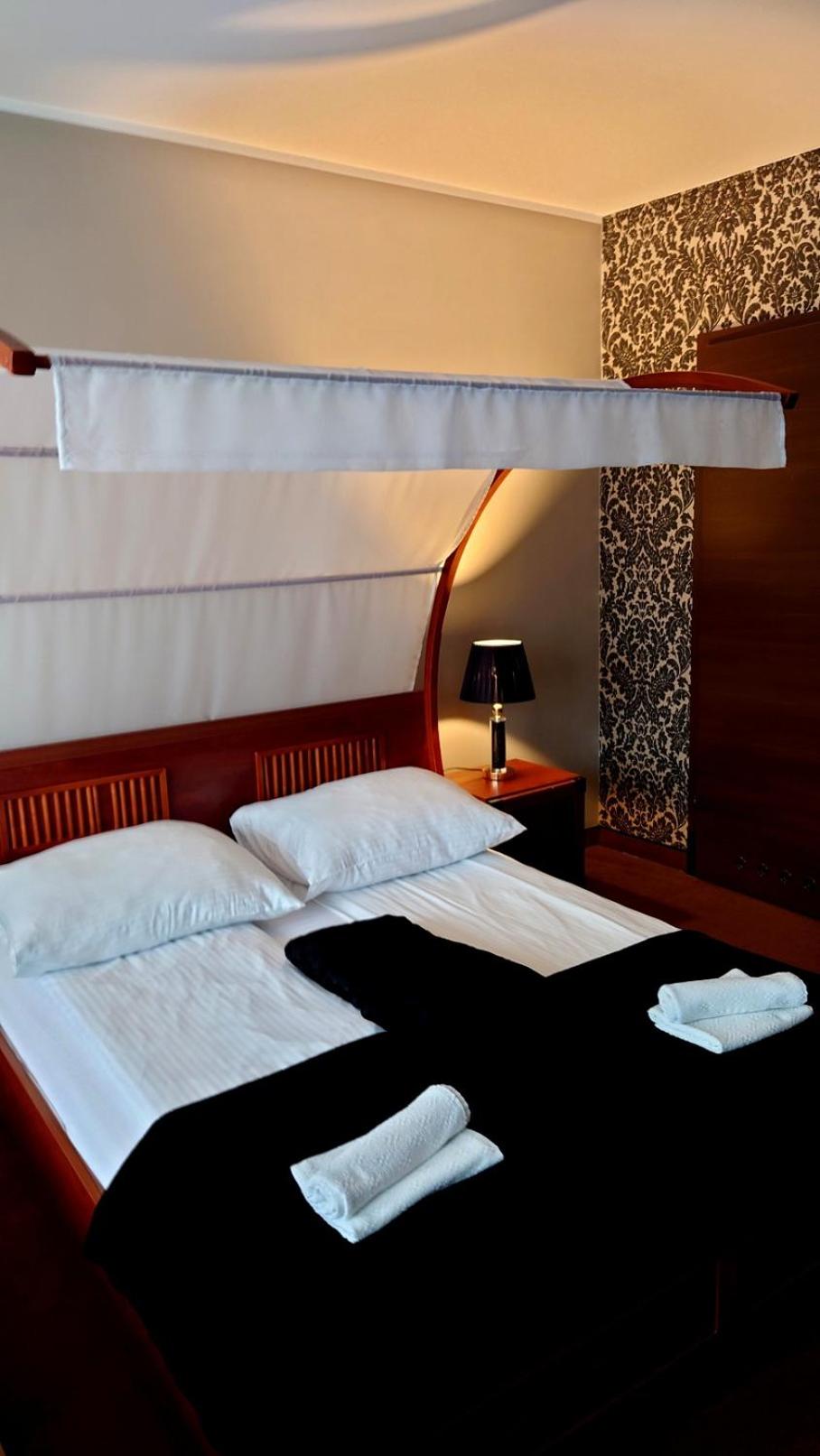 Quadruple Room with Private Bathroom photo 3