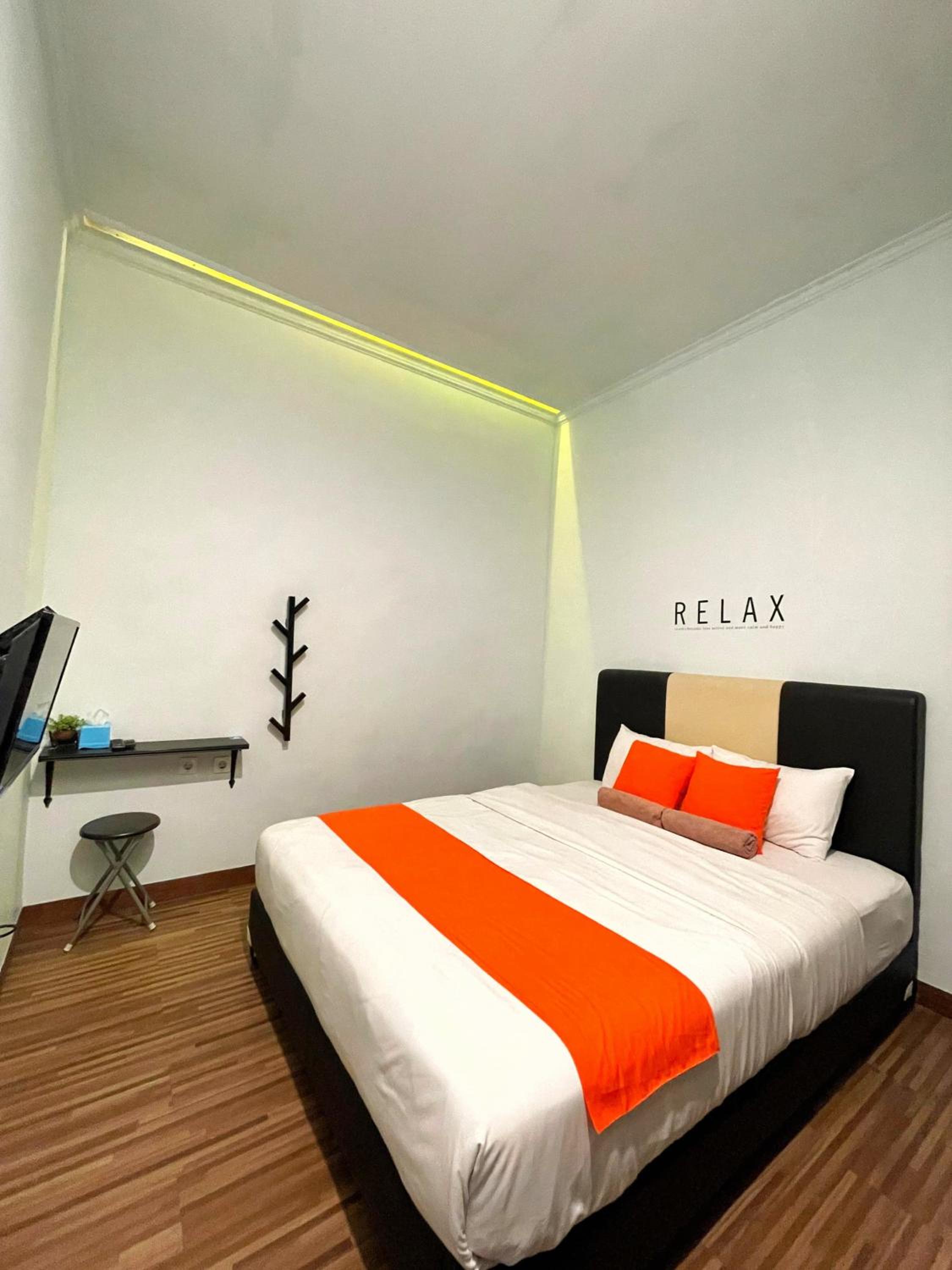 Budget Double Room photo 1