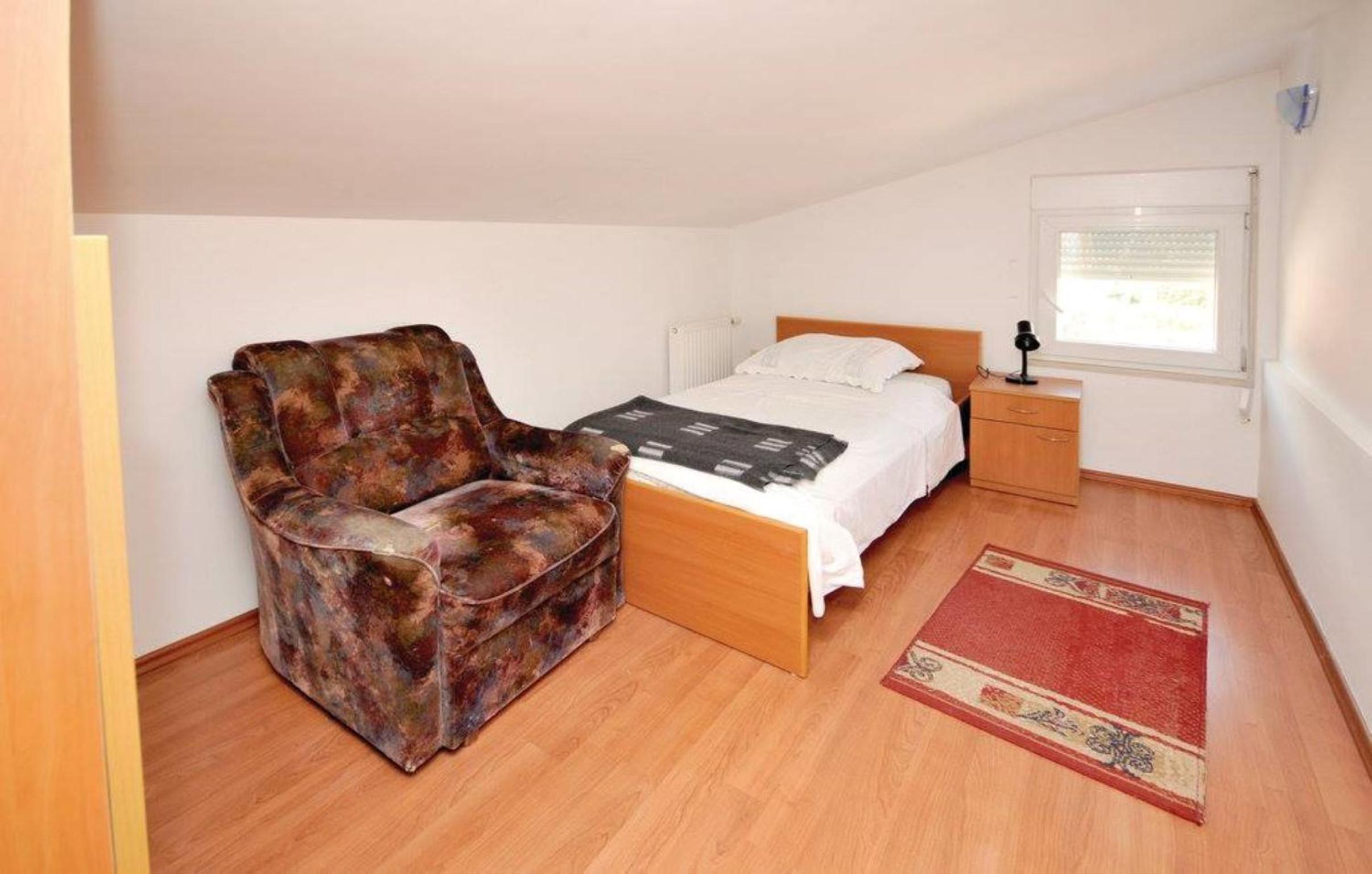 Five Bedroom Apartment