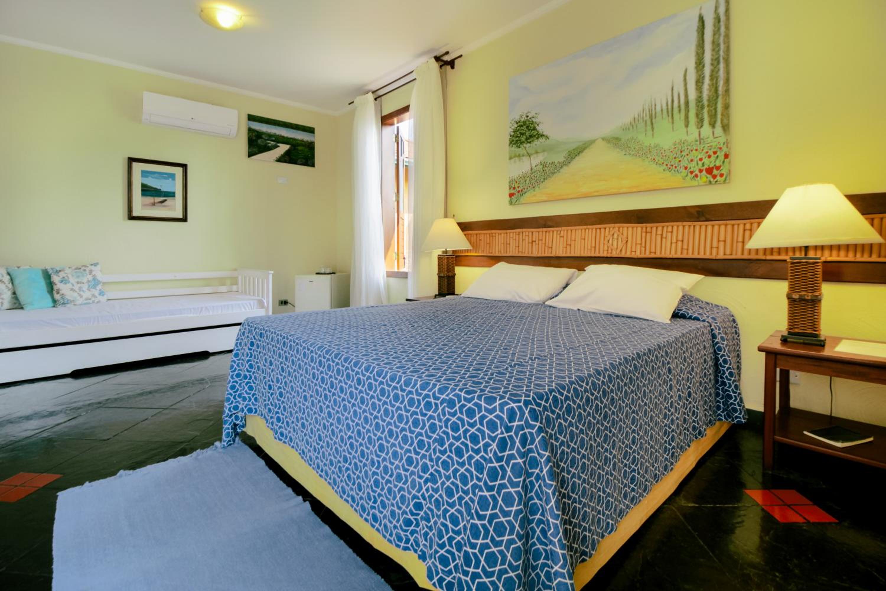 Family Room - Photo 7