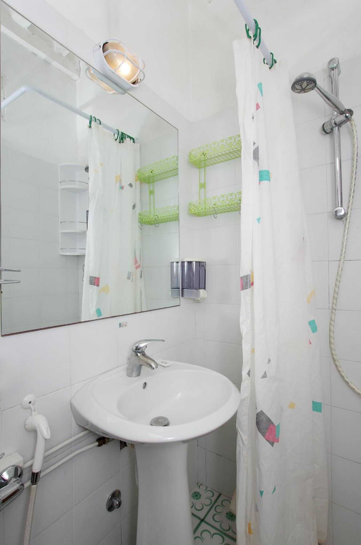 One-Bedroom Apartment - Photo 39