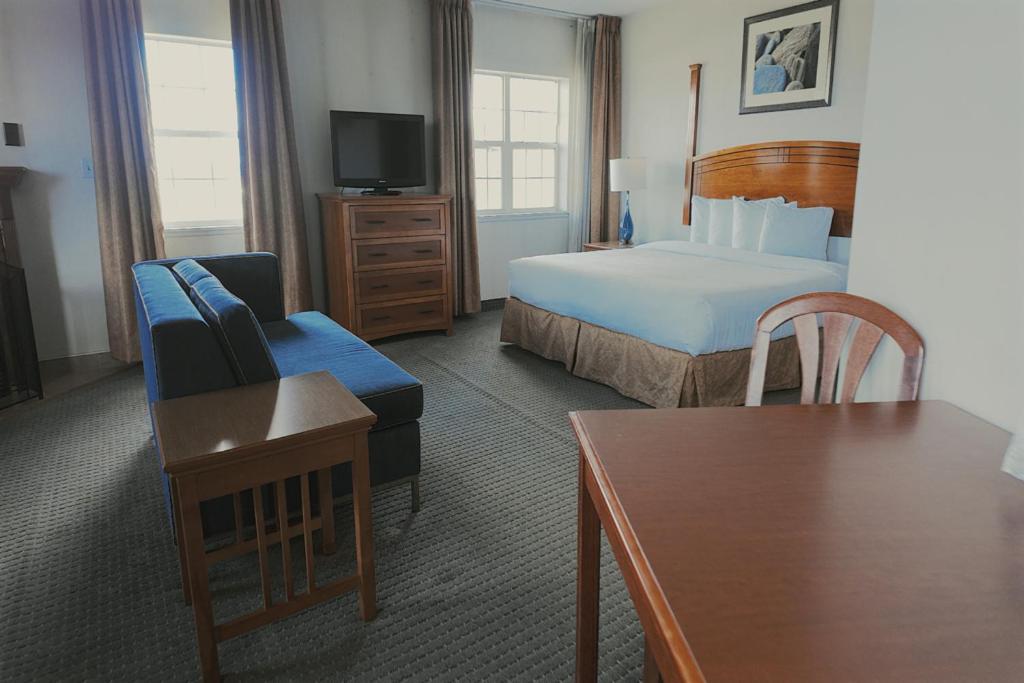 King Suite - Photo 3