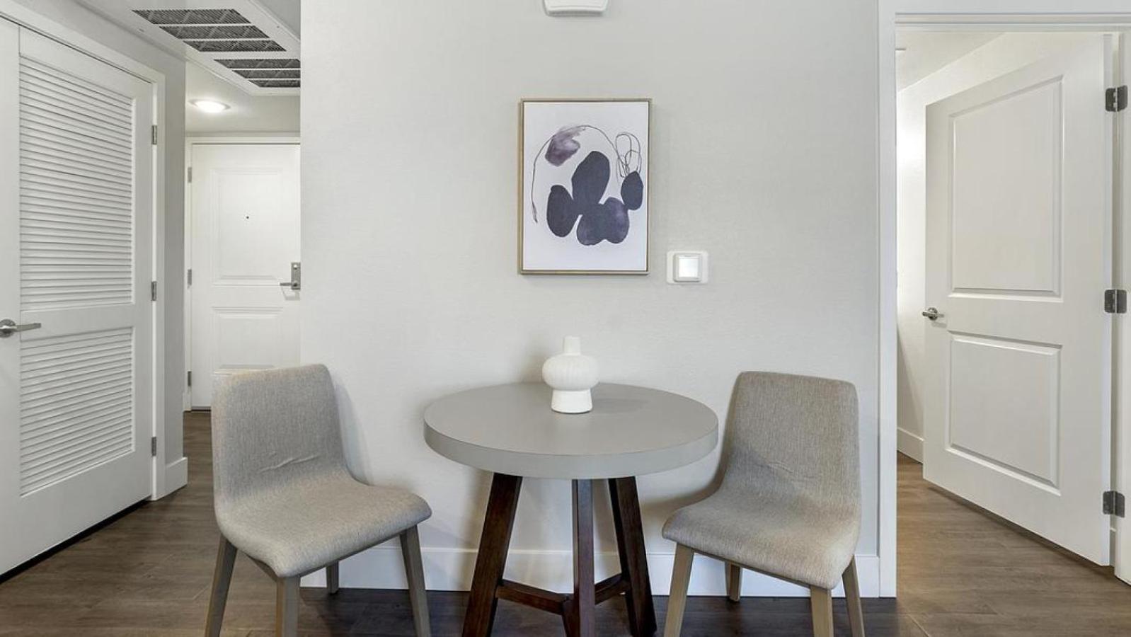 Apartment photo 1