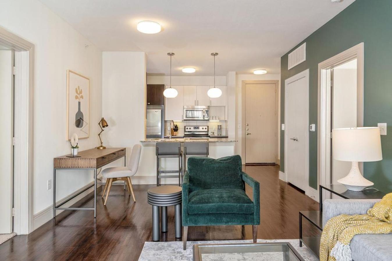 Apartment photo 2